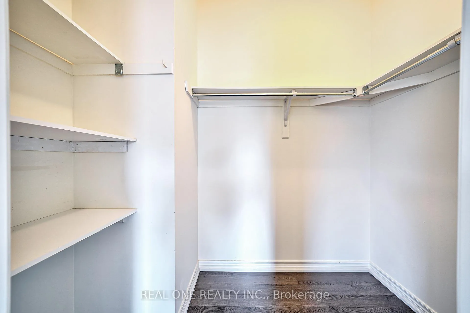 Photo 12 of 43 Hua Du Avenue, Markham, Berczy — HOMEH