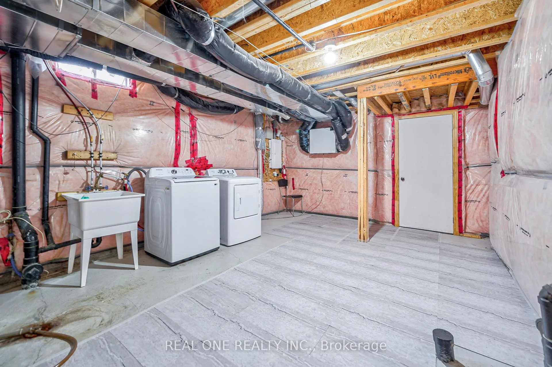 Photo 26 of 43 Hua Du Avenue, Markham, Berczy — HOMEH