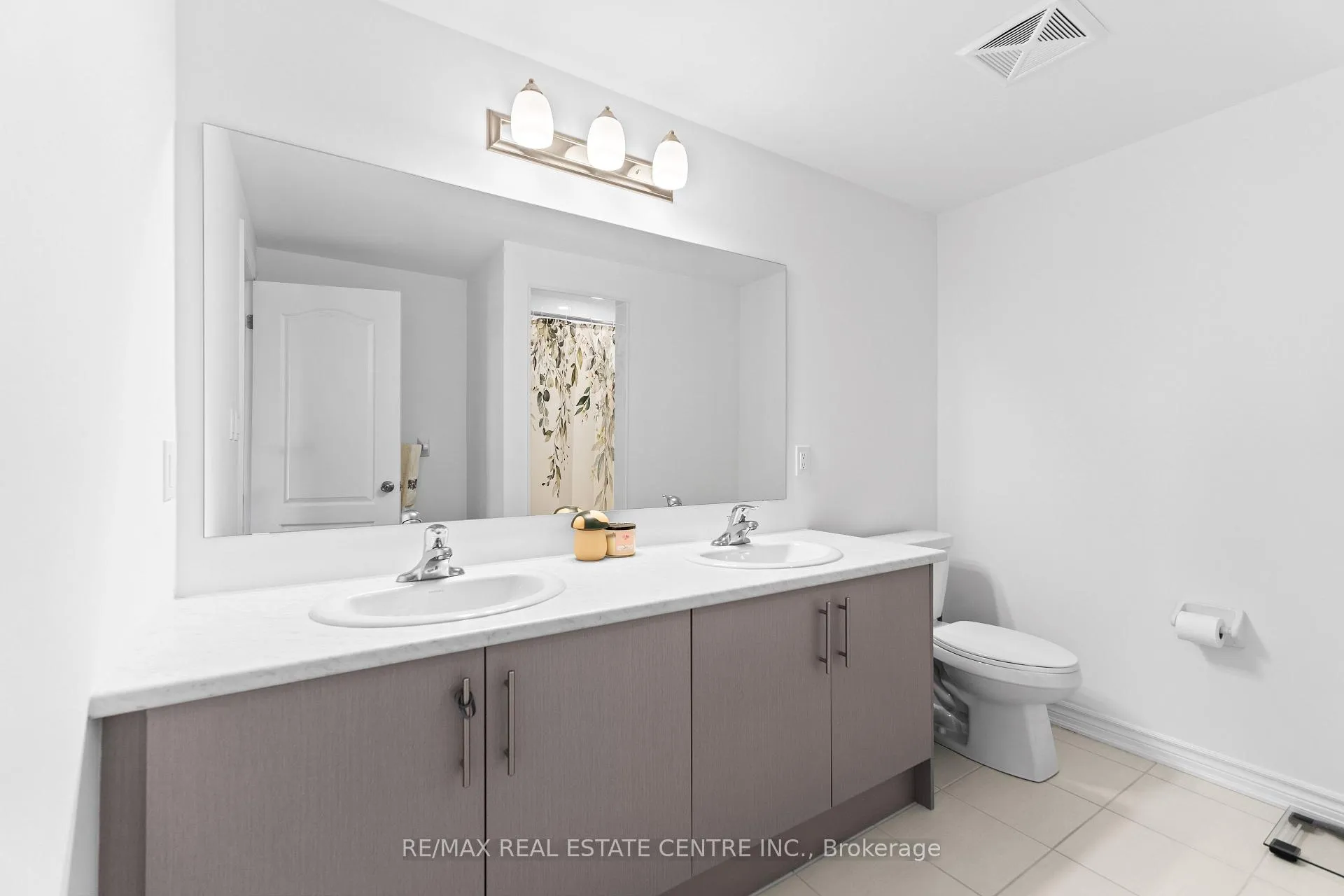 Photo 16 of 405 Dougall Avenue, Caledon, Rural Caledon — HOMEH