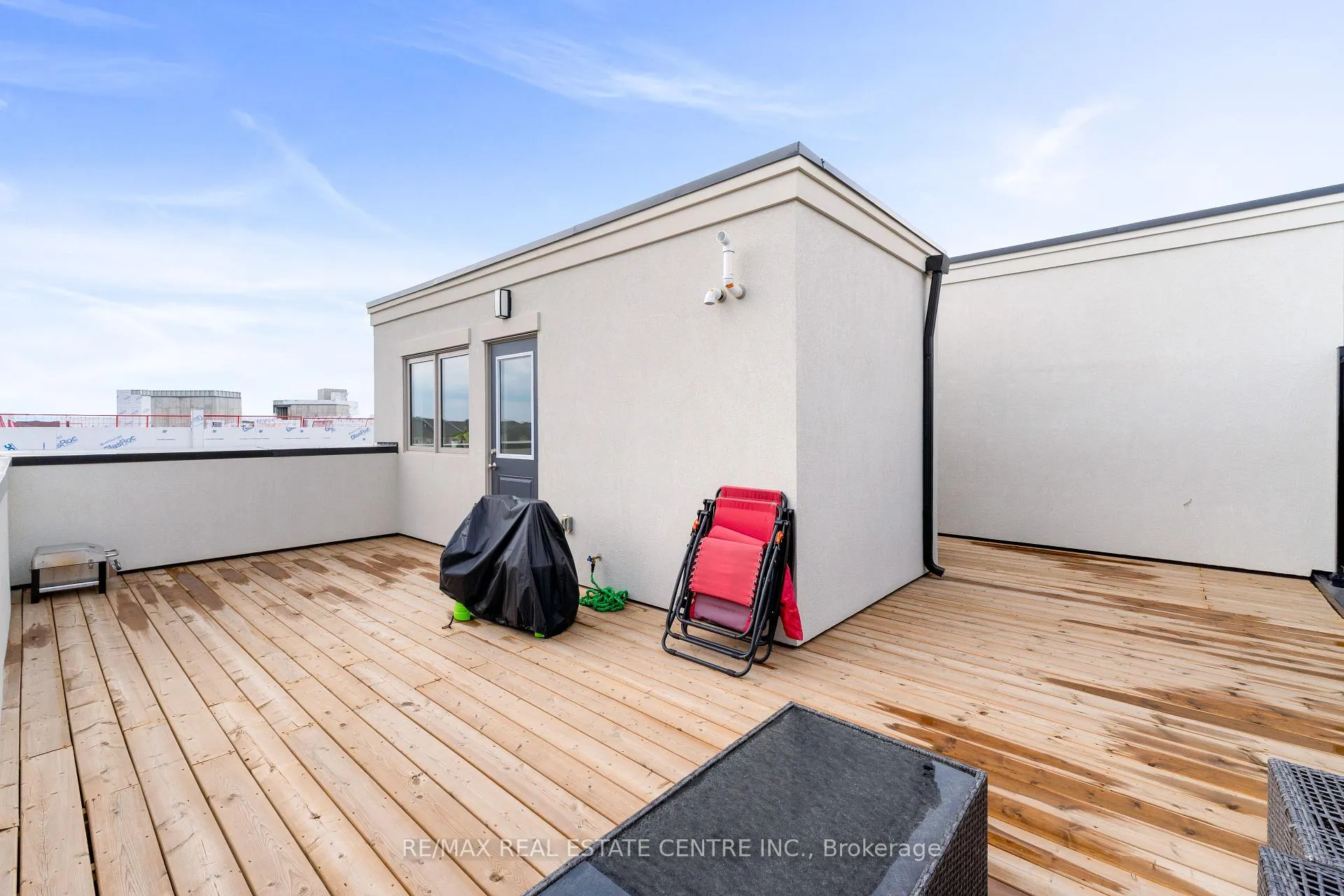 Photo 23 of 405 Dougall Avenue, Caledon, Rural Caledon — HOMEH