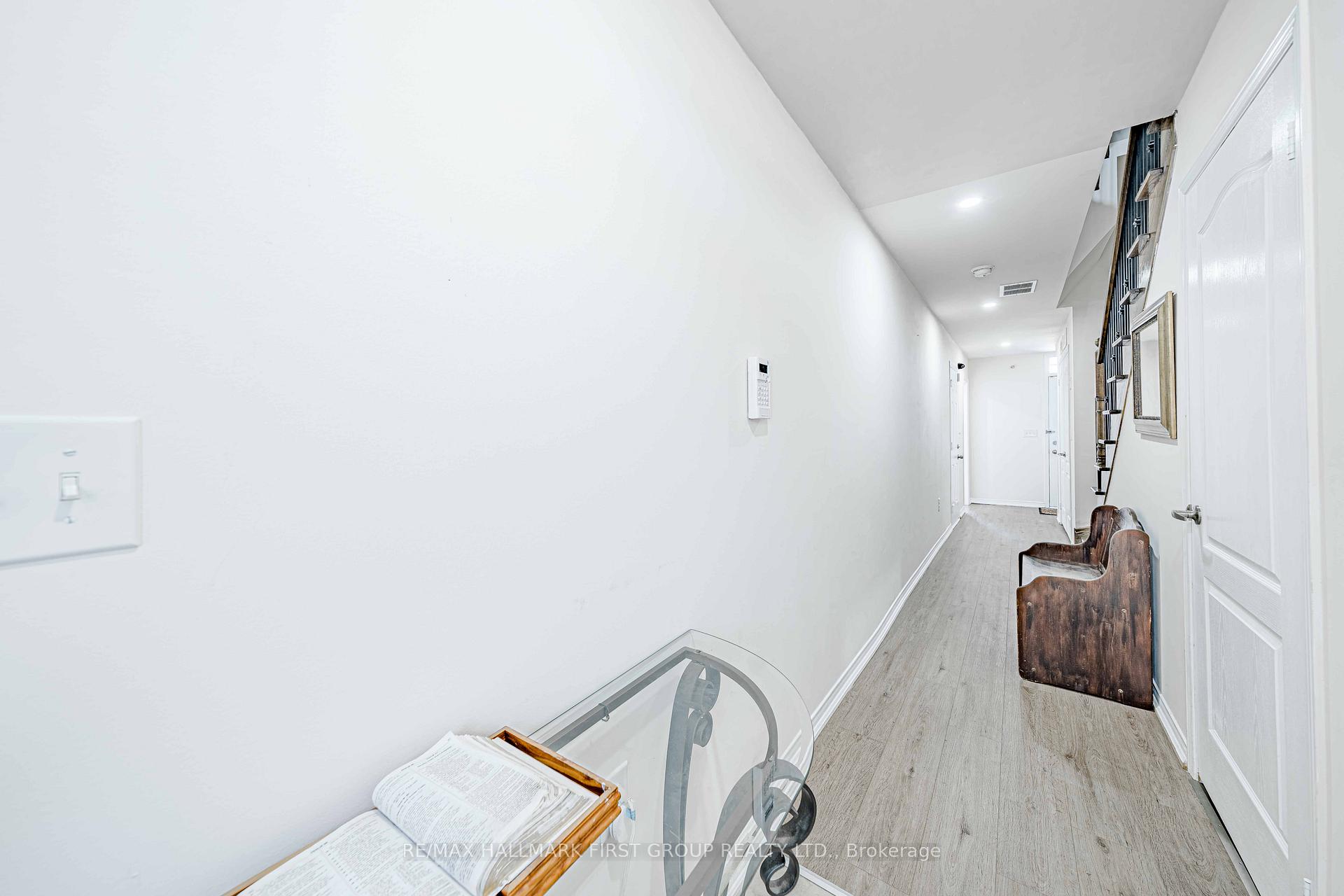 Photo 5 of 28 Quarrie Lane, Ajax, Northwest Ajax — HOMEH