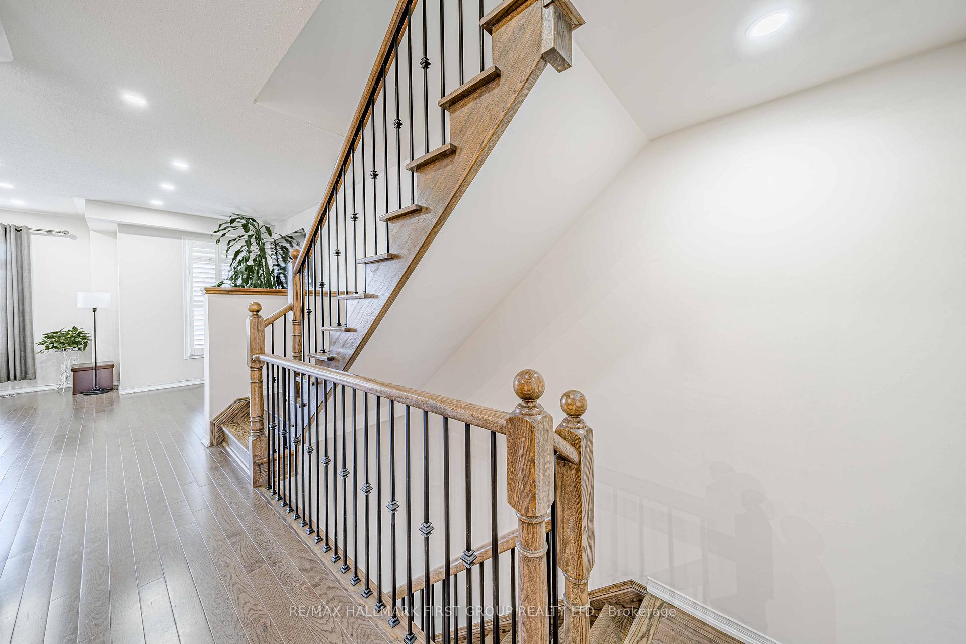 Photo 6 of 28 Quarrie Lane, Ajax, Northwest Ajax — HOMEH