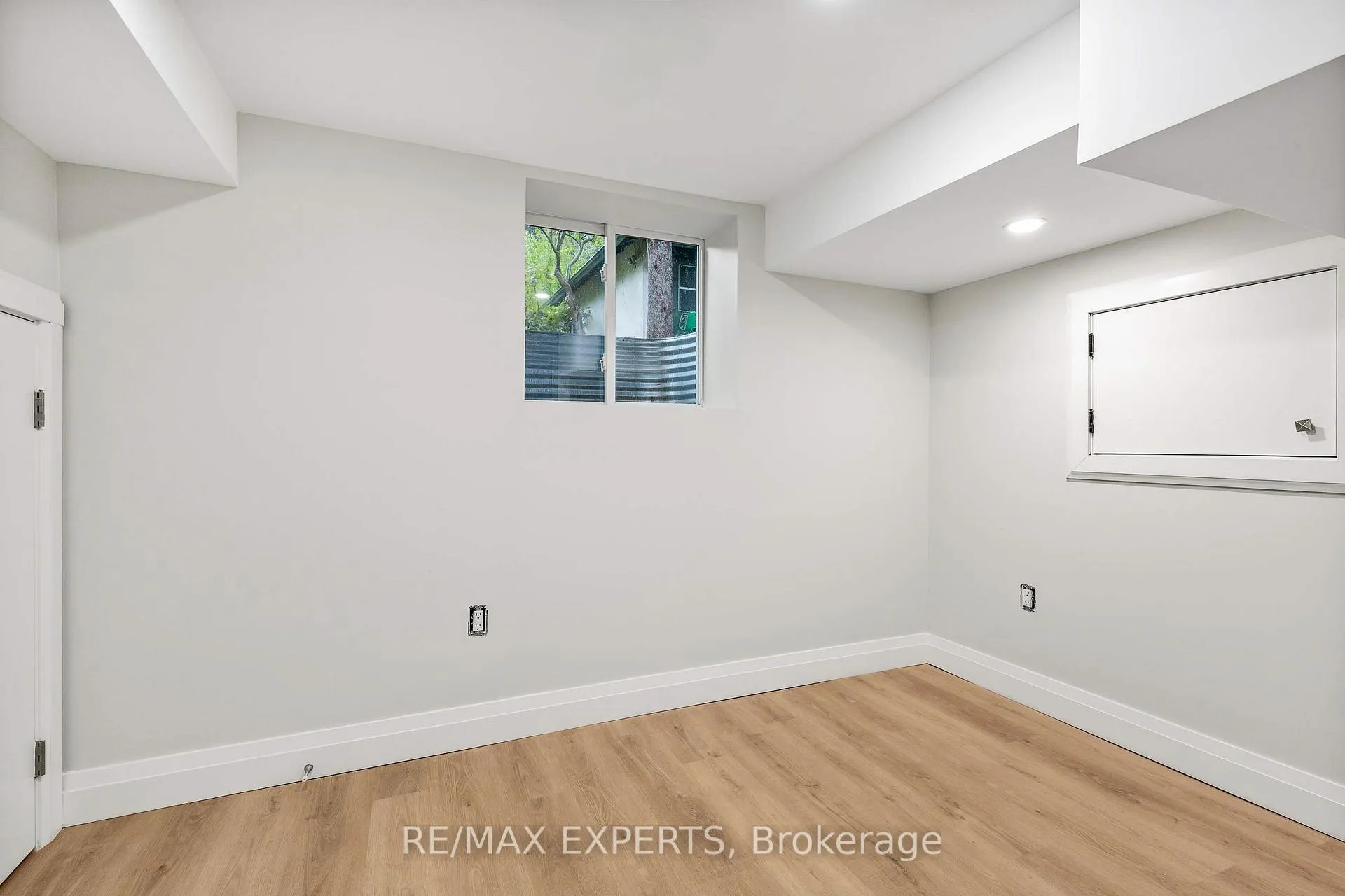 Photo 8 of Unit Lower, 116 Manor Road E, Toronto, Mount Pleasant West — HOMEH