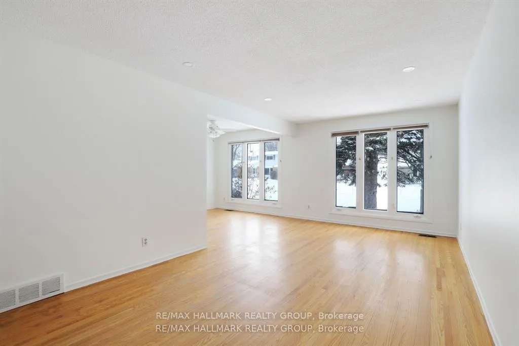 Photo 4 of 1948 Sharel Drive, Ottawa, Guildwood Estates - Urbandale Acres — HOMEH