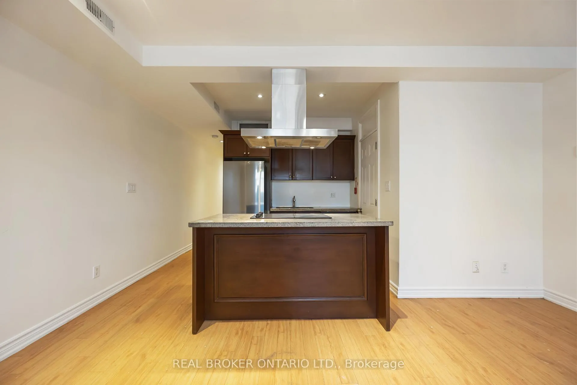 Photo 6 of Unit 4, 85 Beech Avenue, Toronto, The Beaches — HOMEH
