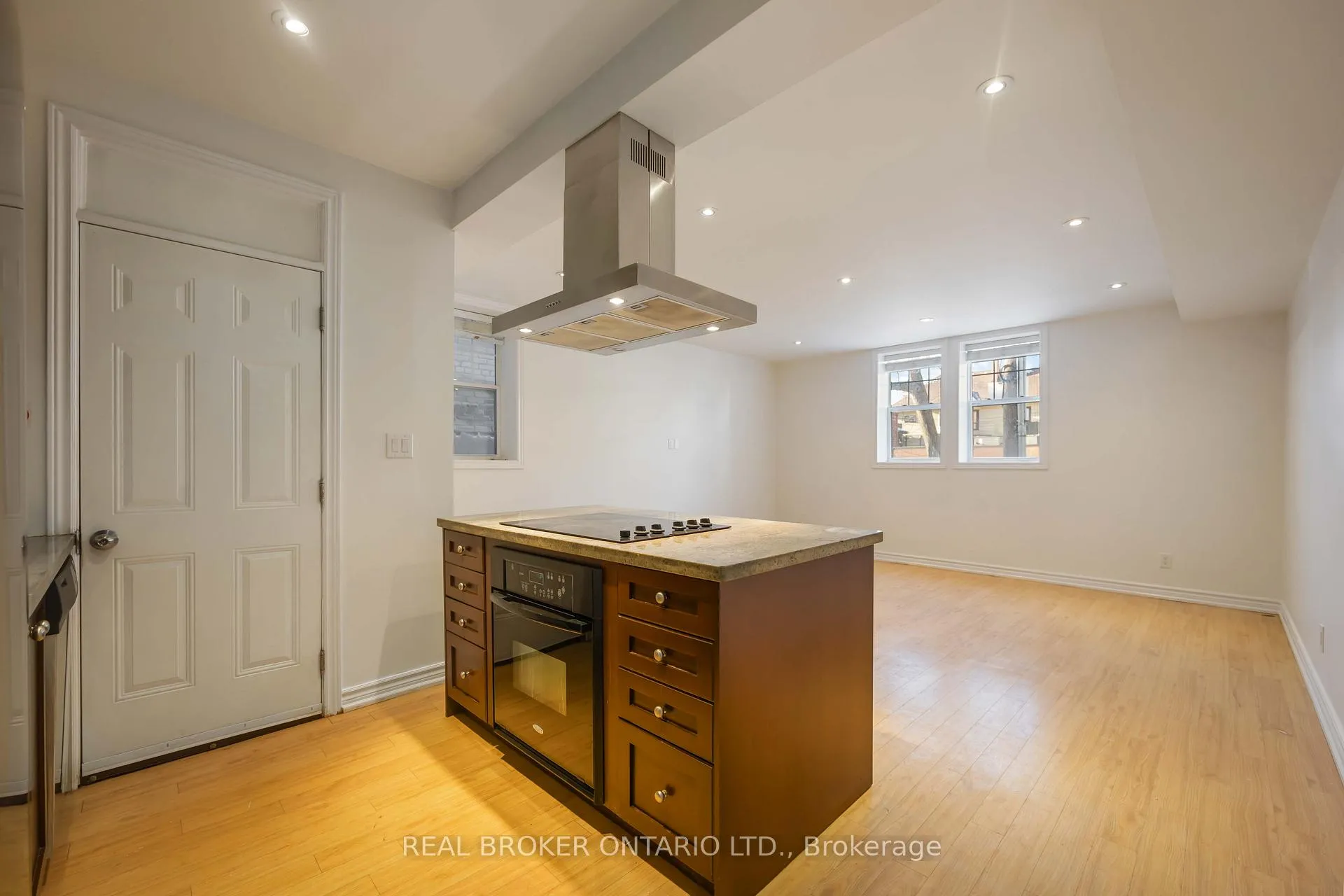 Photo 7 of Unit 4, 85 Beech Avenue, Toronto, The Beaches — HOMEH