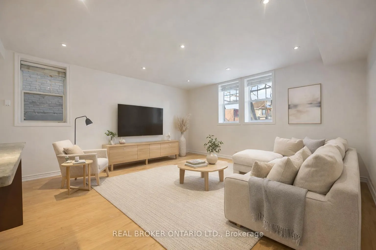 Photo 8 of Unit 4, 85 Beech Avenue, Toronto, The Beaches — HOMEH