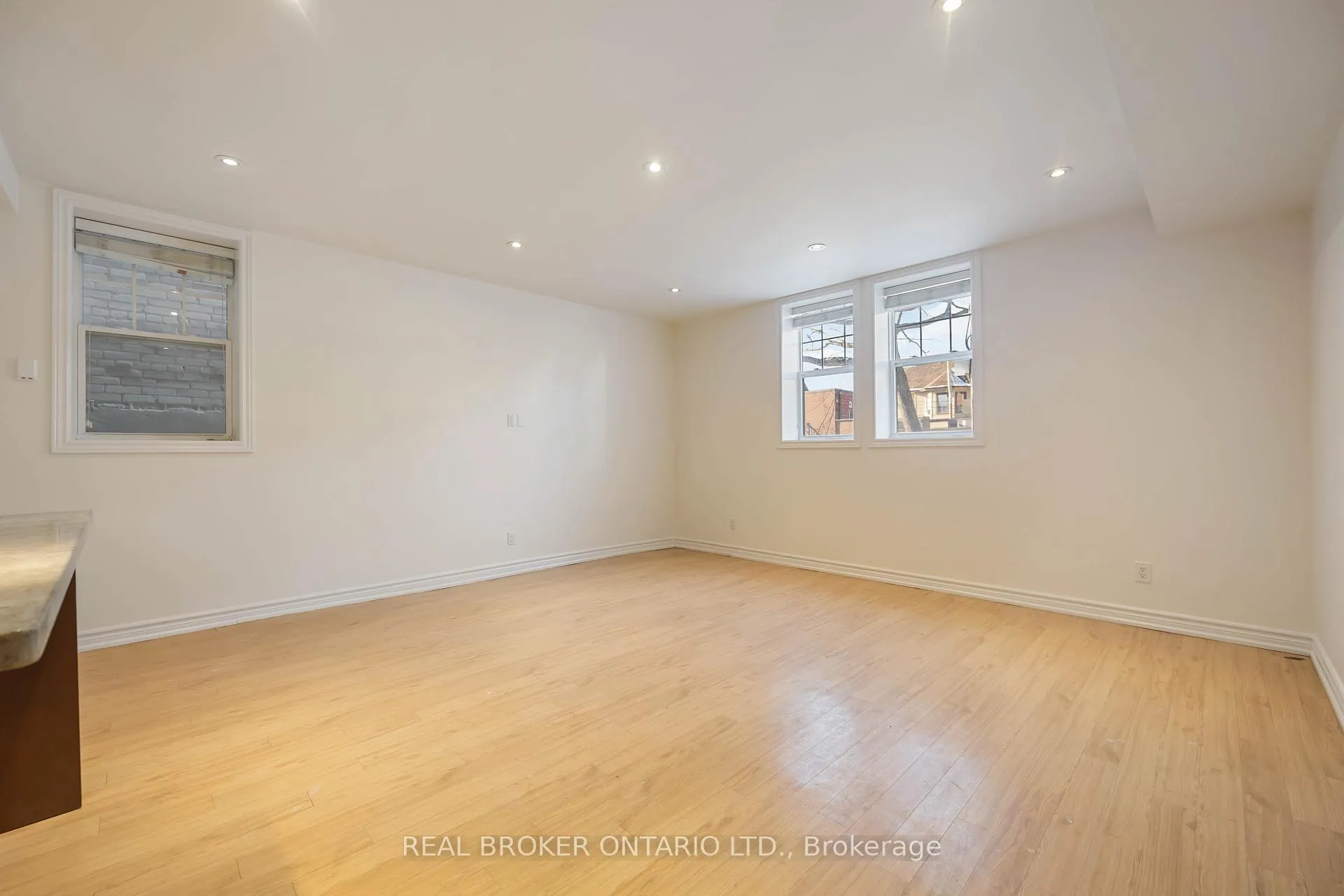 Photo 9 of Unit 4, 85 Beech Avenue, Toronto, The Beaches — HOMEH
