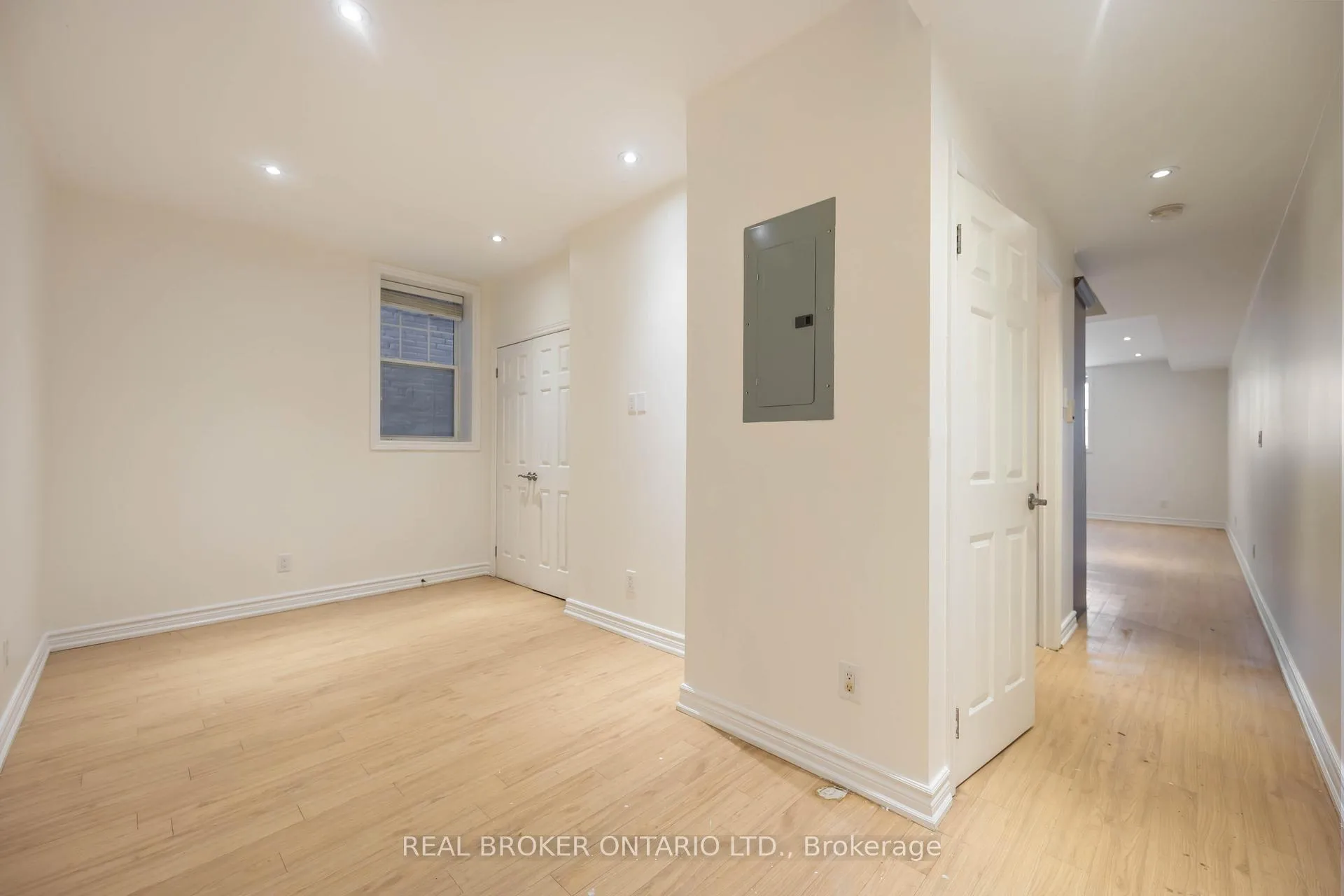 Photo 10 of Unit 4, 85 Beech Avenue, Toronto, The Beaches — HOMEH