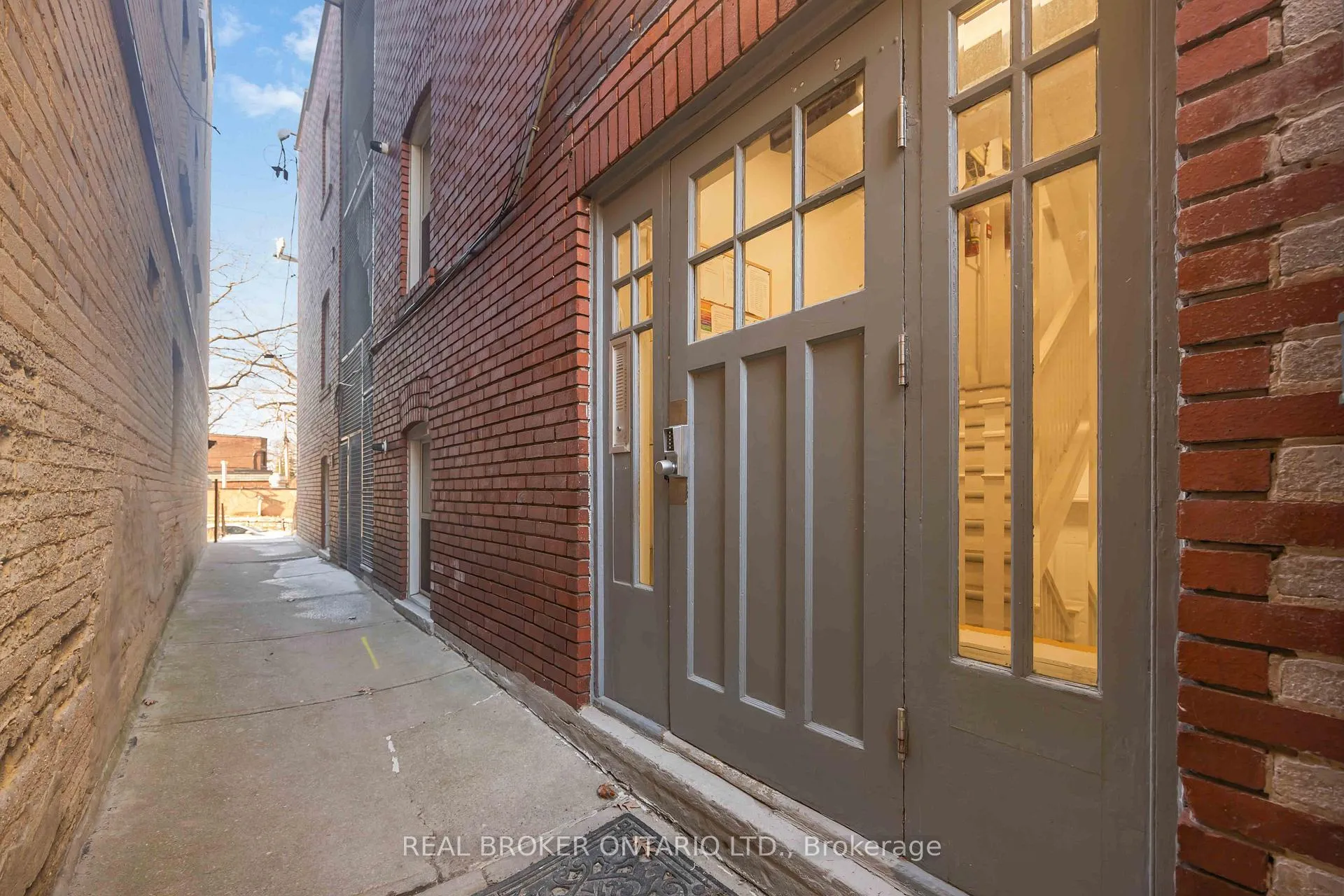 Photo 11 of Unit 4, 85 Beech Avenue, Toronto, The Beaches — HOMEH