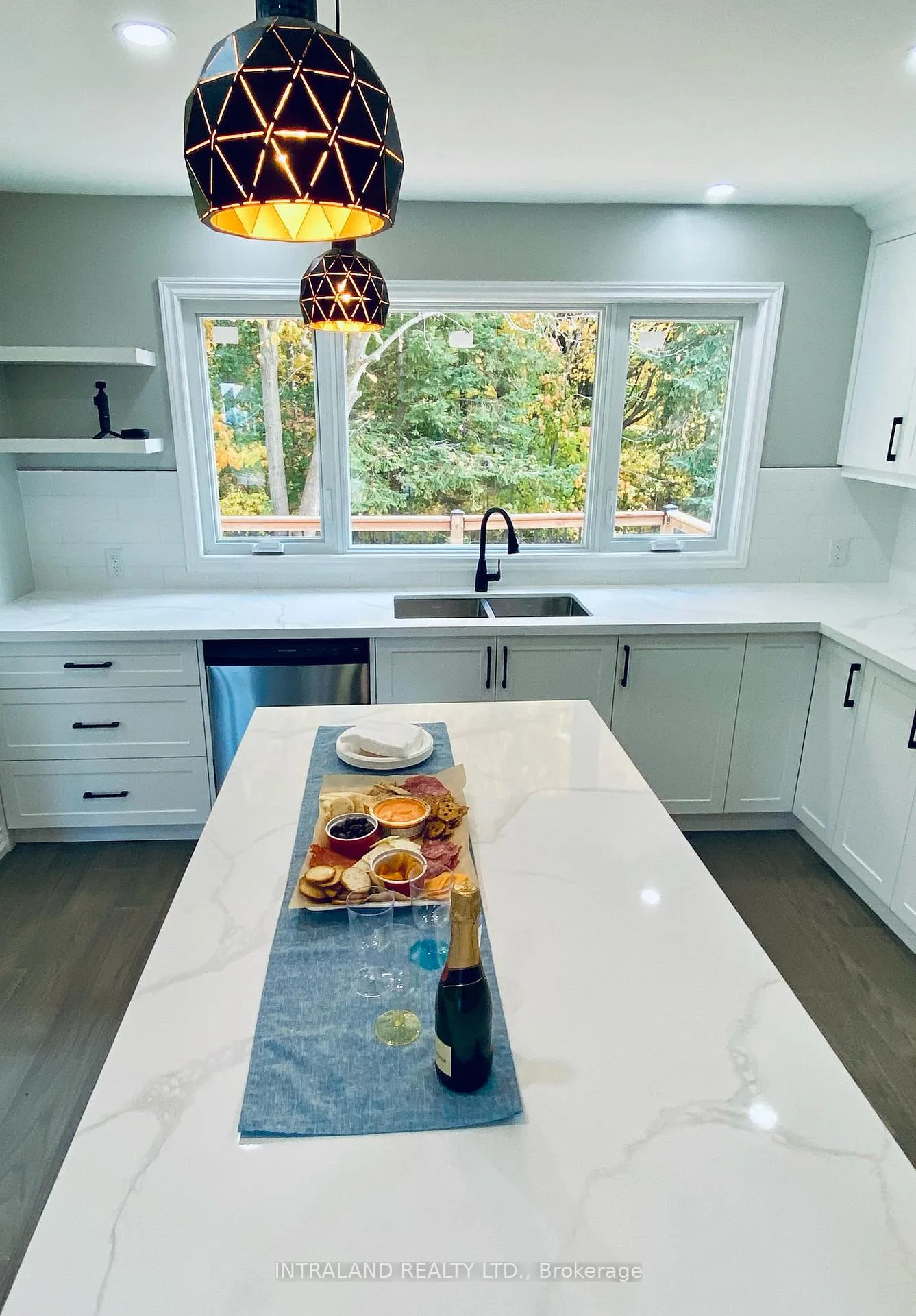 Photo 6 of 1179 Sutton Court, Oshawa, Donevan — HOMEH