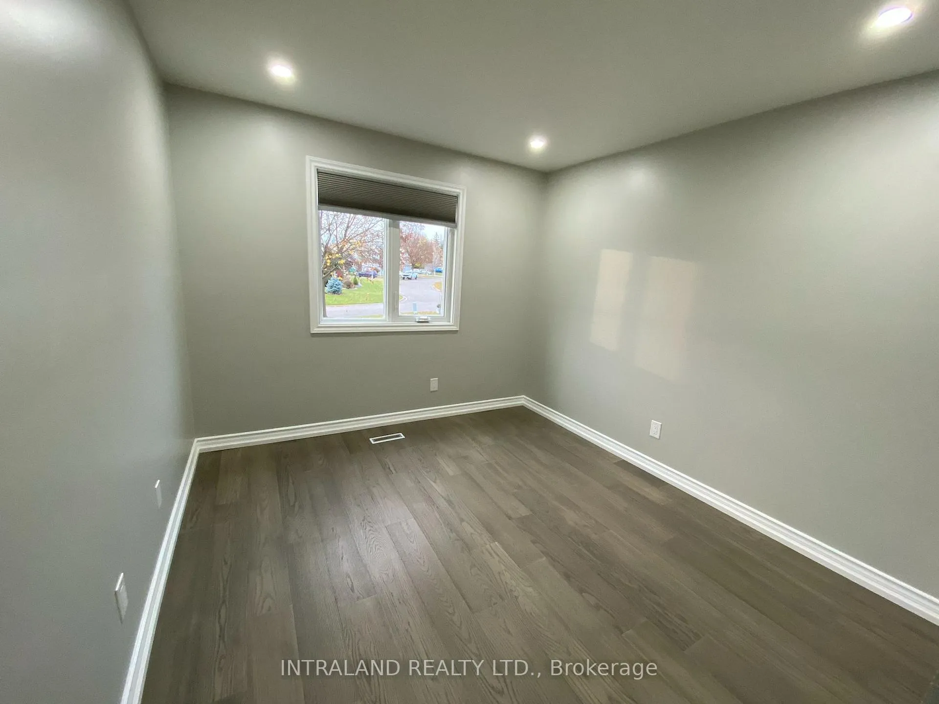 Photo 12 of 1179 Sutton Court, Oshawa, Donevan — HOMEH