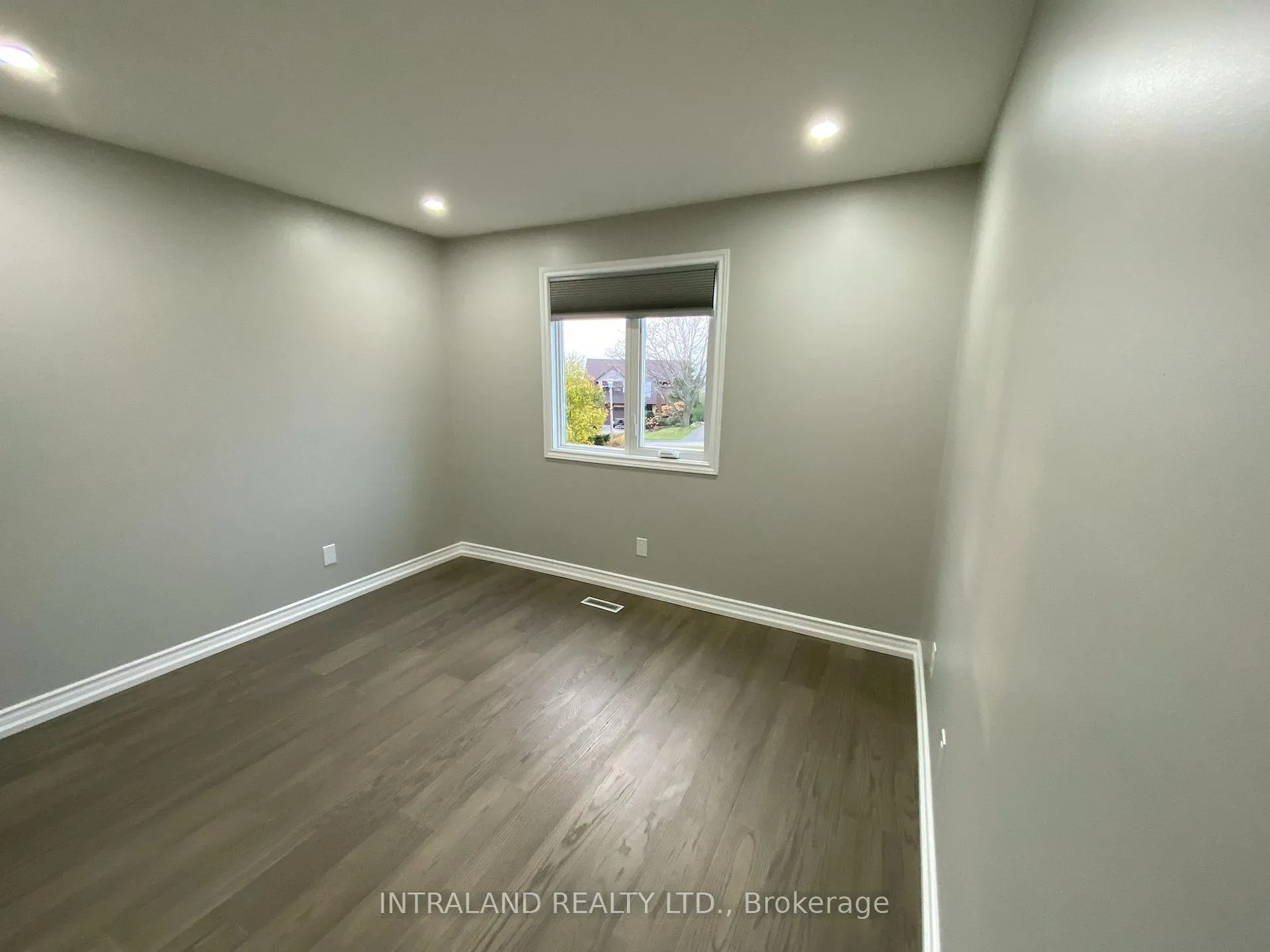 Photo 15 of 1179 Sutton Court, Oshawa, Donevan — HOMEH