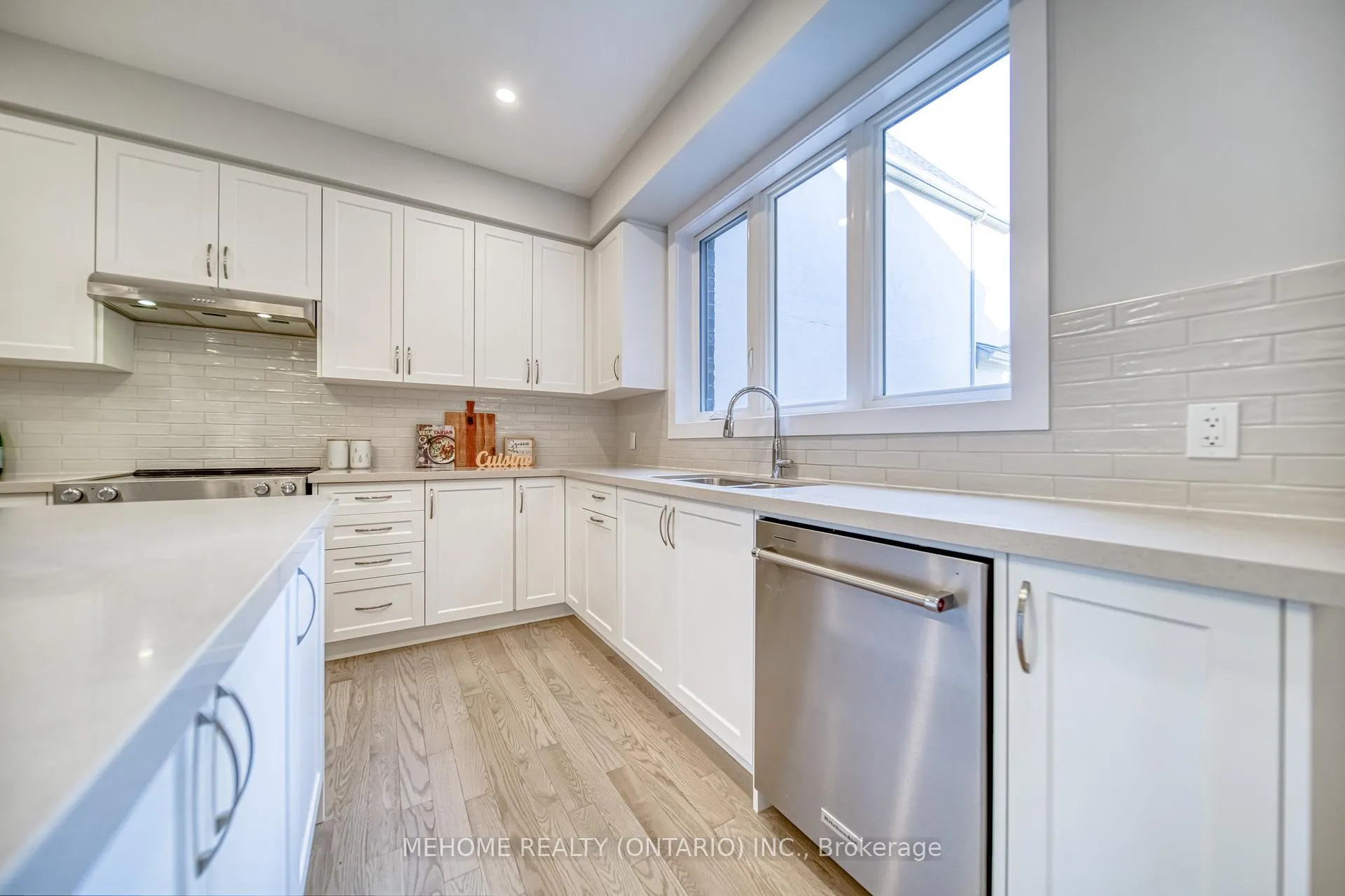 Photo 7 of 4 Pevensey Lane N, Markham, Angus Glen — HOMEH