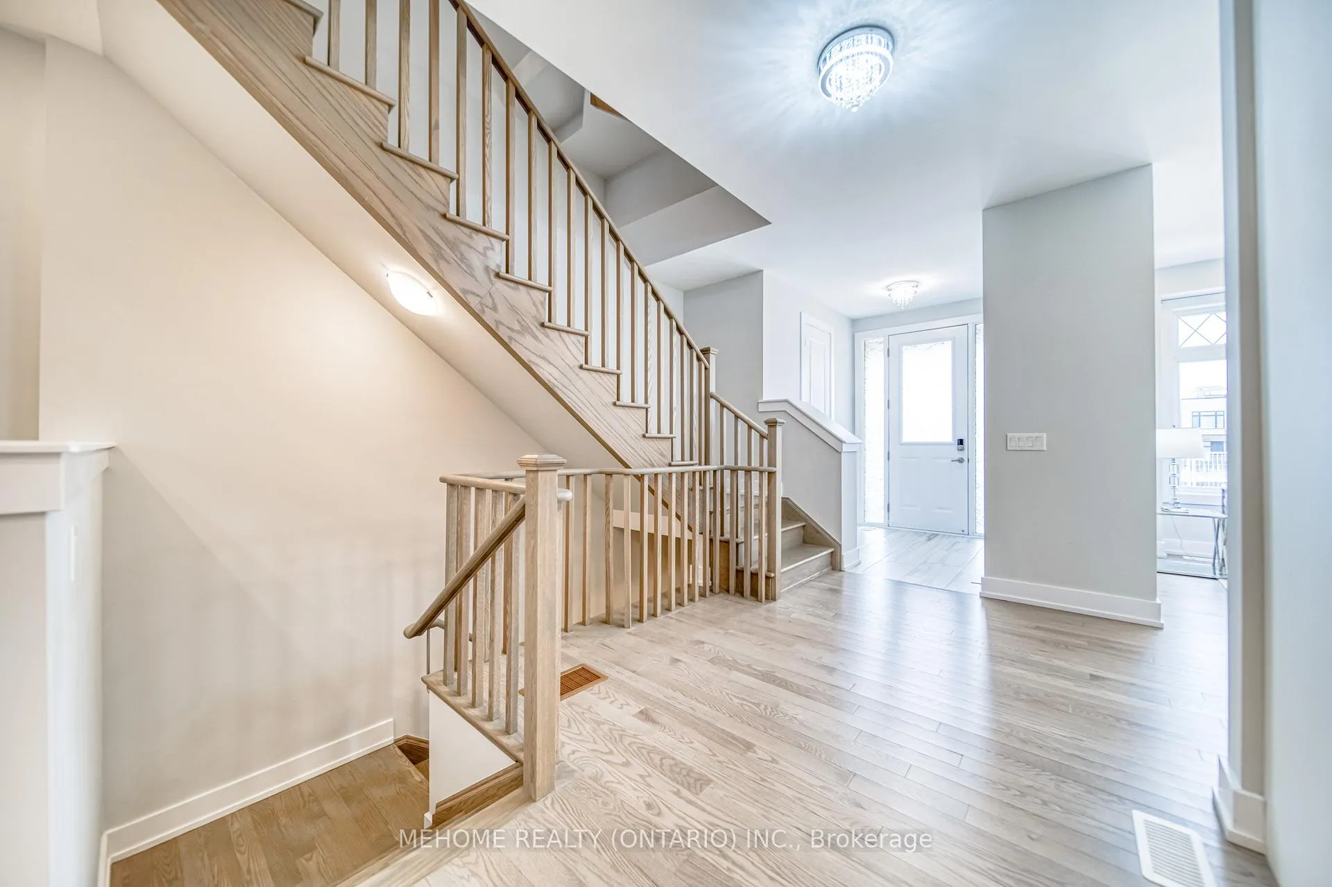 Photo 8 of 4 Pevensey Lane N, Markham, Angus Glen — HOMEH