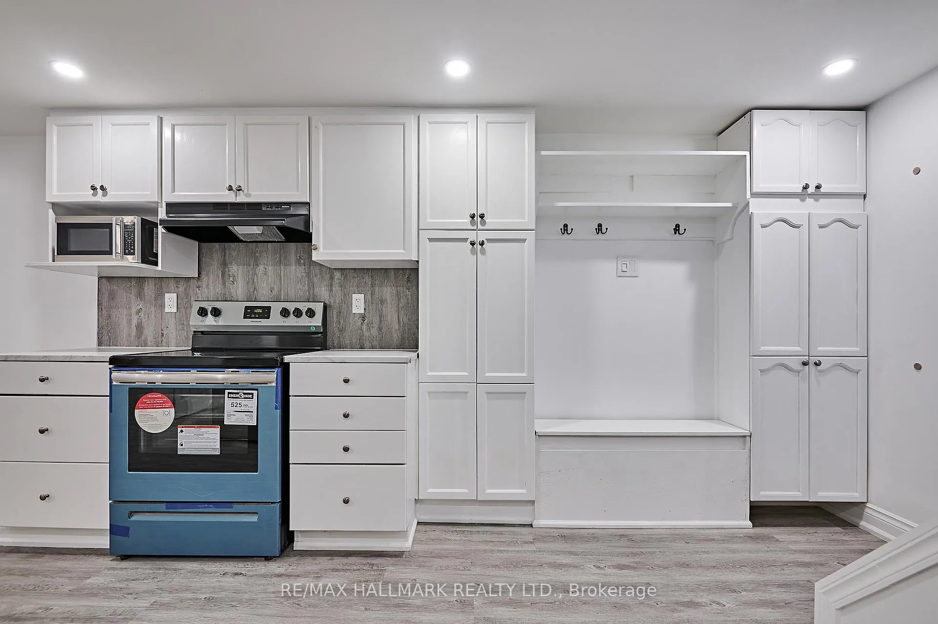 Photo 4 of 26 Michael Boulevard, Whitby, Lynde Creek — HOMEH