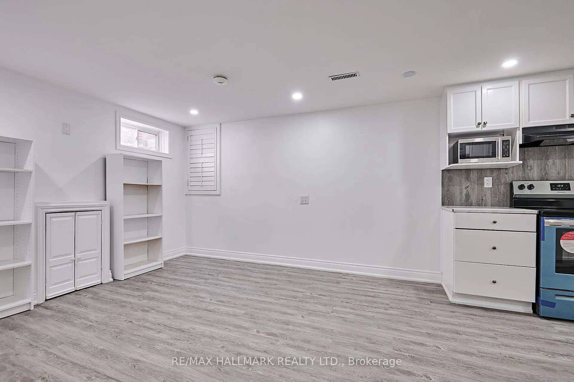 Photo 10 of 26 Michael Boulevard, Whitby, Lynde Creek — HOMEH