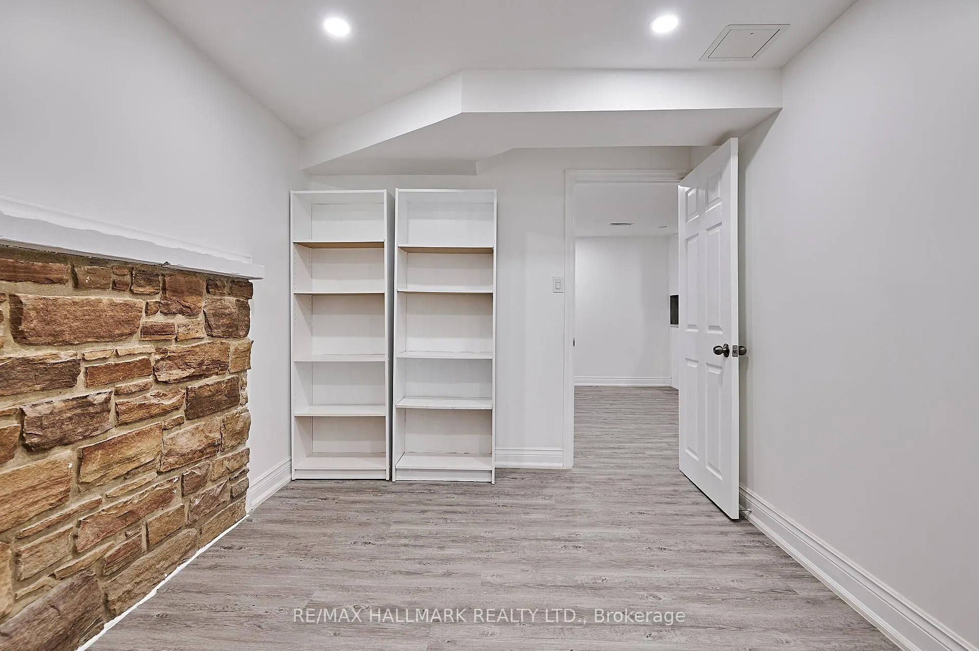 Photo 15 of 26 Michael Boulevard, Whitby, Lynde Creek — HOMEH