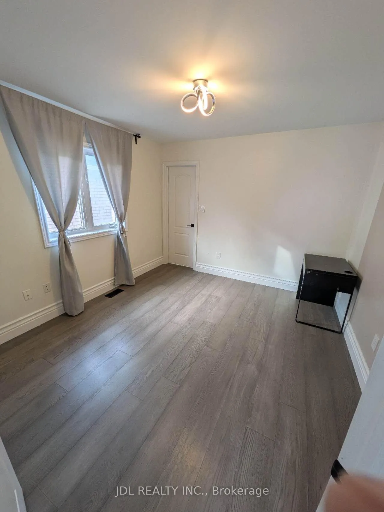 Photo 9 of 390 Elson Street, Markham, Cedarwood — HOMEH