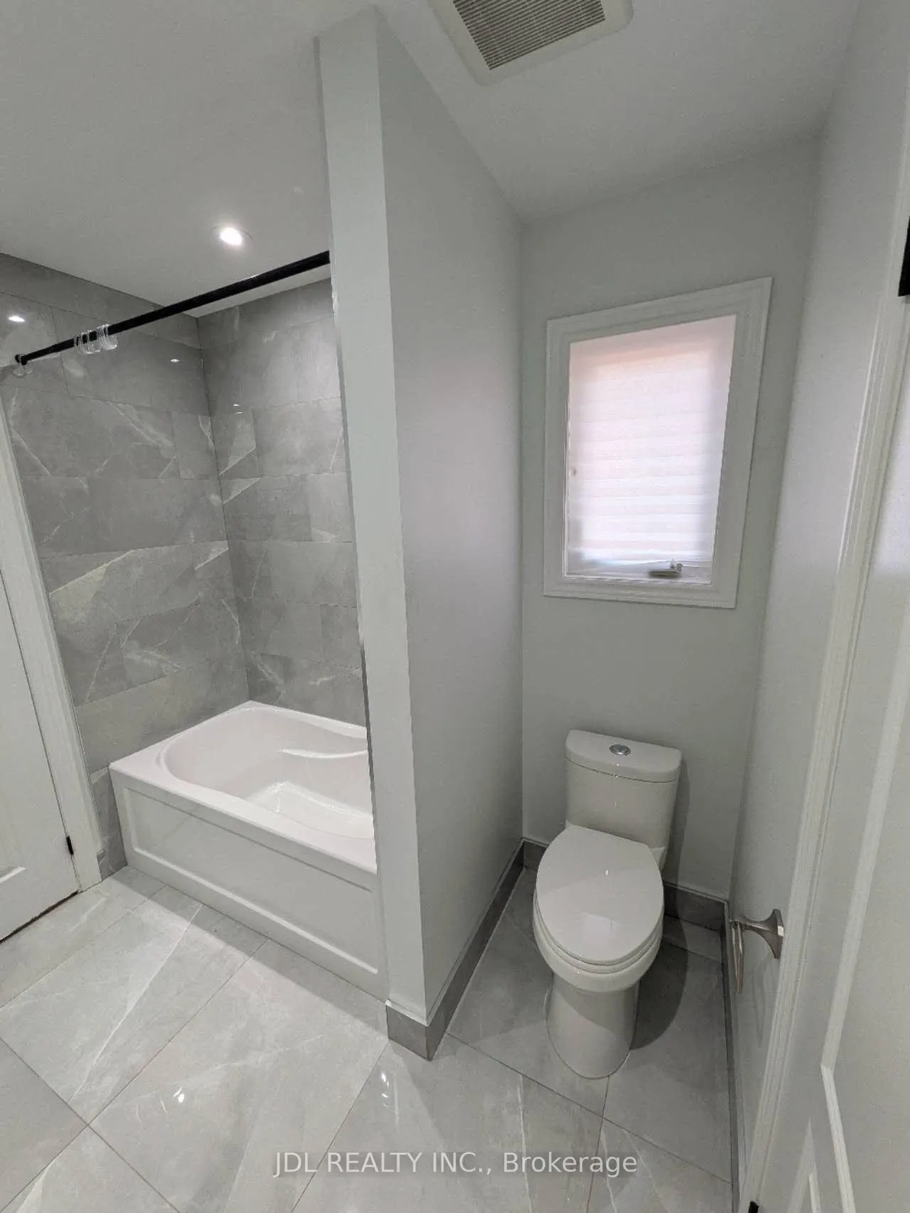 Photo 14 of 390 Elson Street, Markham, Cedarwood — HOMEH