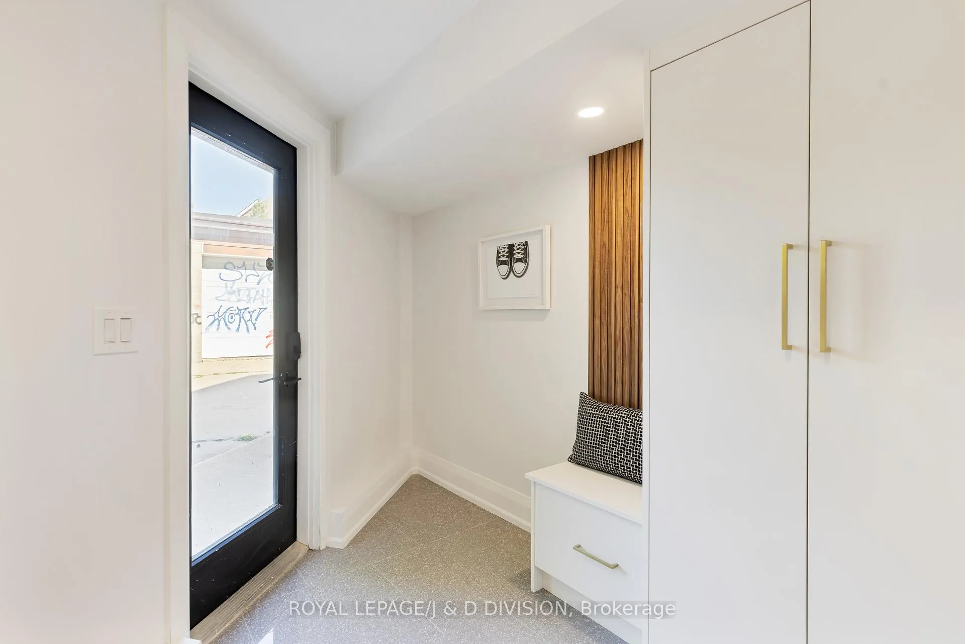 Photo 2 of Unit A, 189 Concord Avenue, Toronto, Palmerston-Little Italy — HOMEH