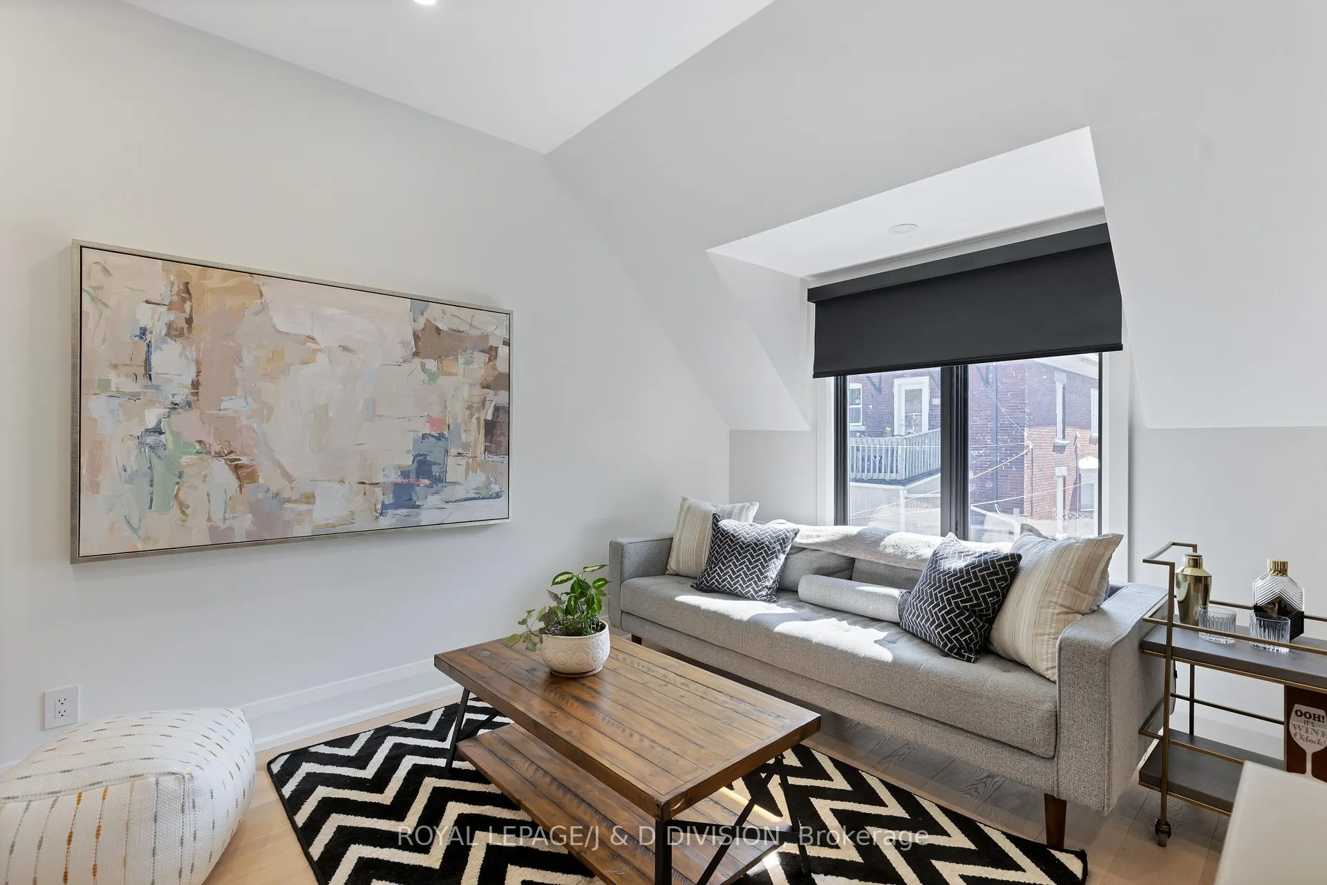 Photo 6 of Unit A, 189 Concord Avenue, Toronto, Palmerston-Little Italy — HOMEH