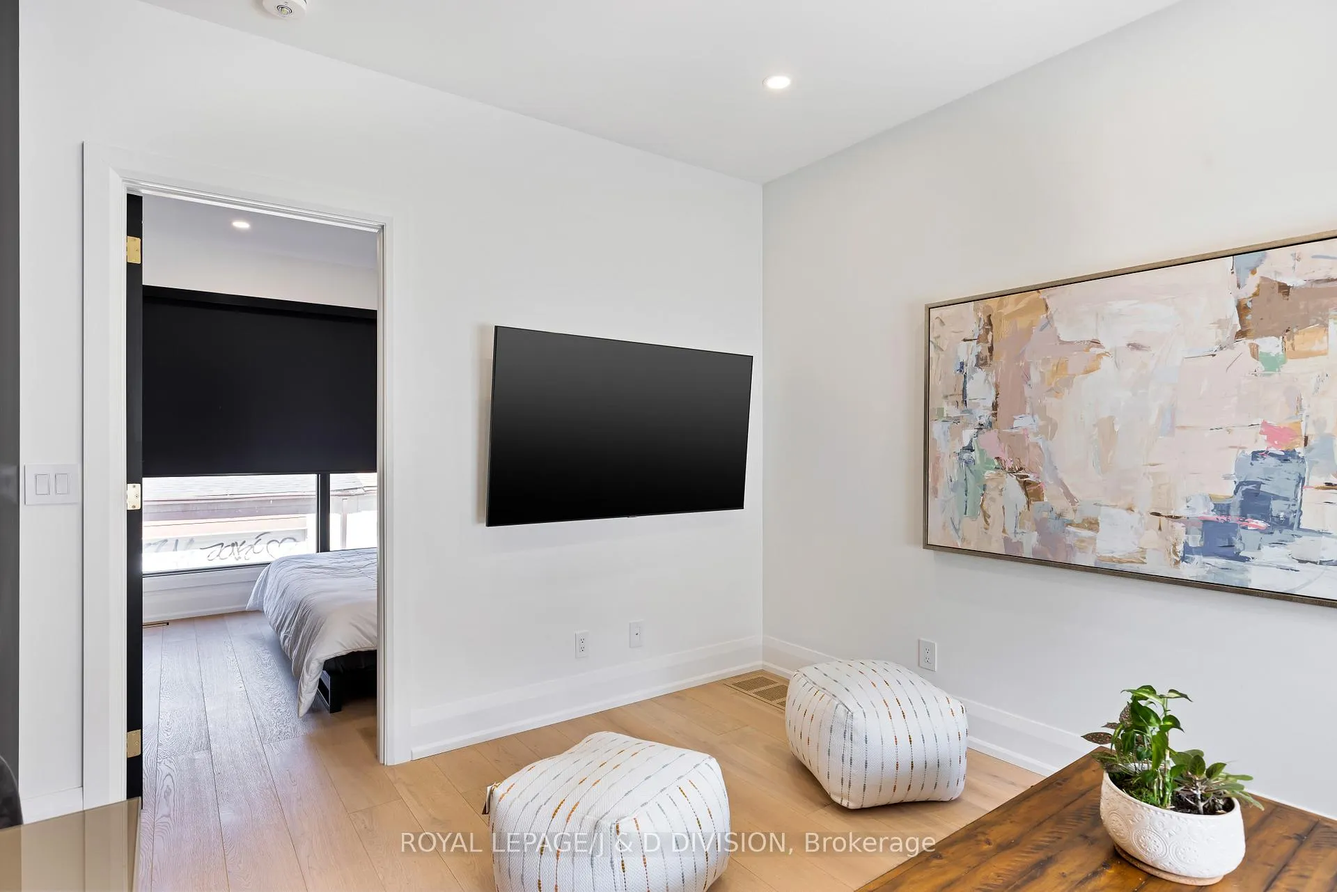 Photo 7 of Unit A, 189 Concord Avenue, Toronto, Palmerston-Little Italy — HOMEH