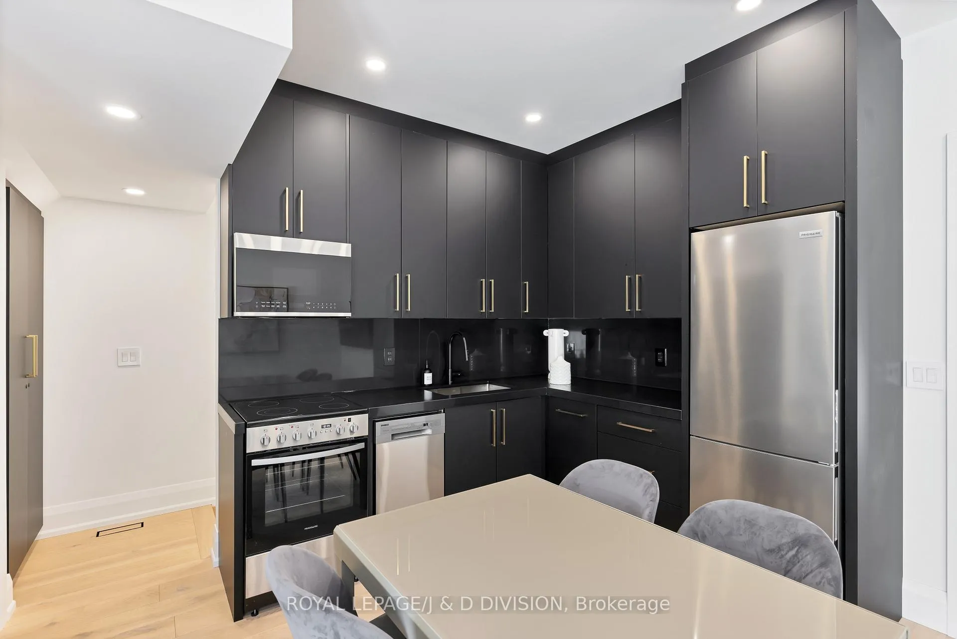 Photo 13 of Unit A, 189 Concord Avenue, Toronto, Palmerston-Little Italy — HOMEH