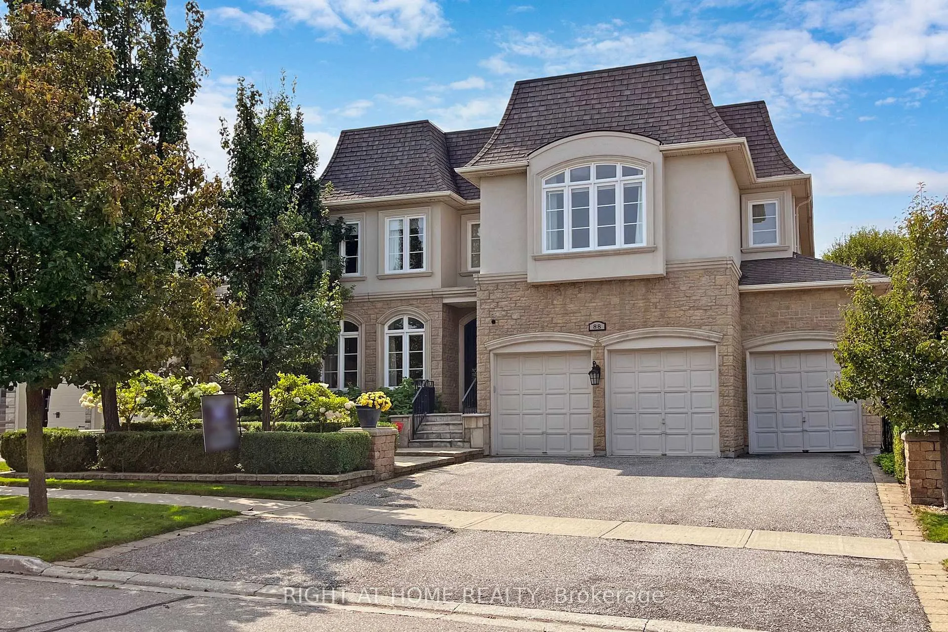 Photo 2 of 88 Langtry Place, Vaughan, Uplands — HOMEH