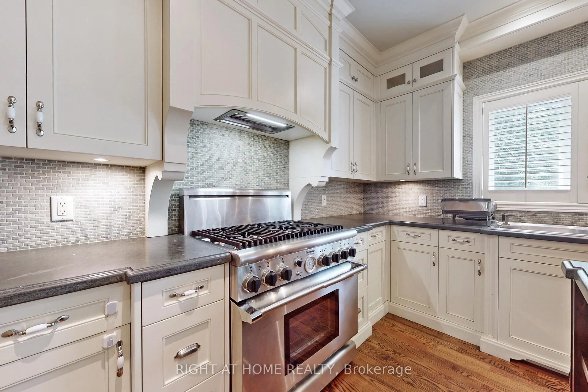 Photo 12 of 88 Langtry Place, Vaughan, Uplands — HOMEH