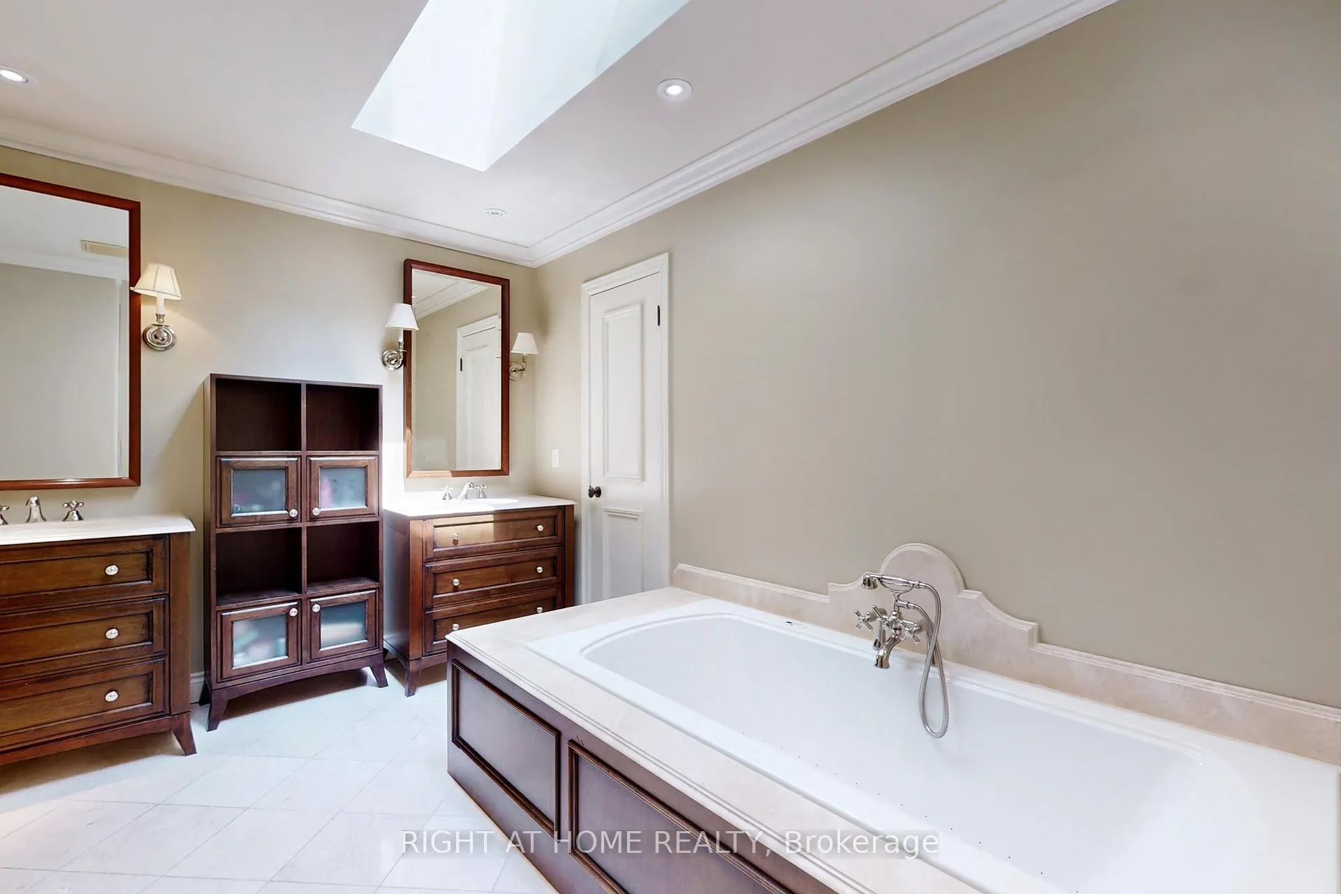 Photo 19 of 88 Langtry Place, Vaughan, Uplands — HOMEH