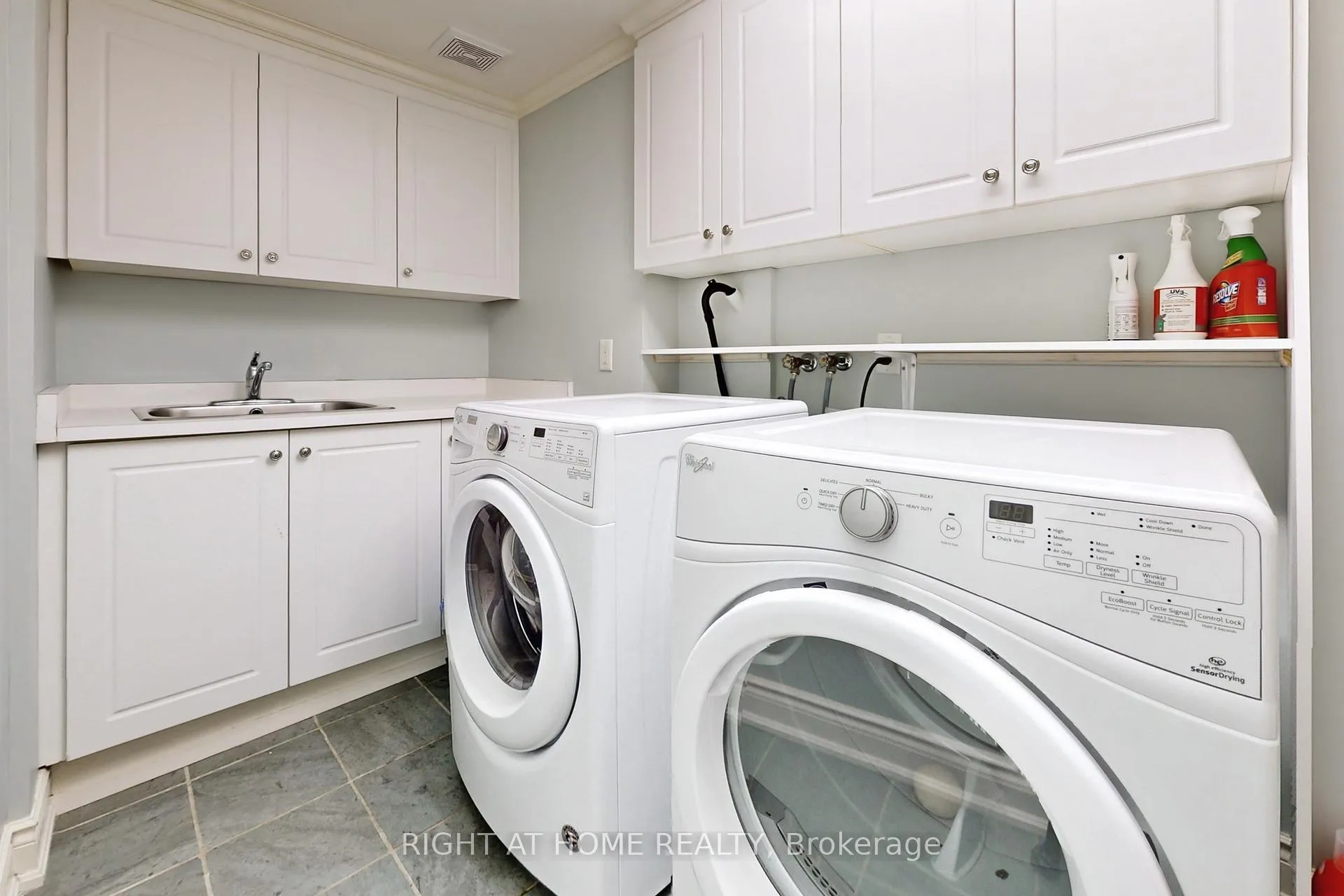 Photo 32 of 88 Langtry Place, Vaughan, Uplands — HOMEH