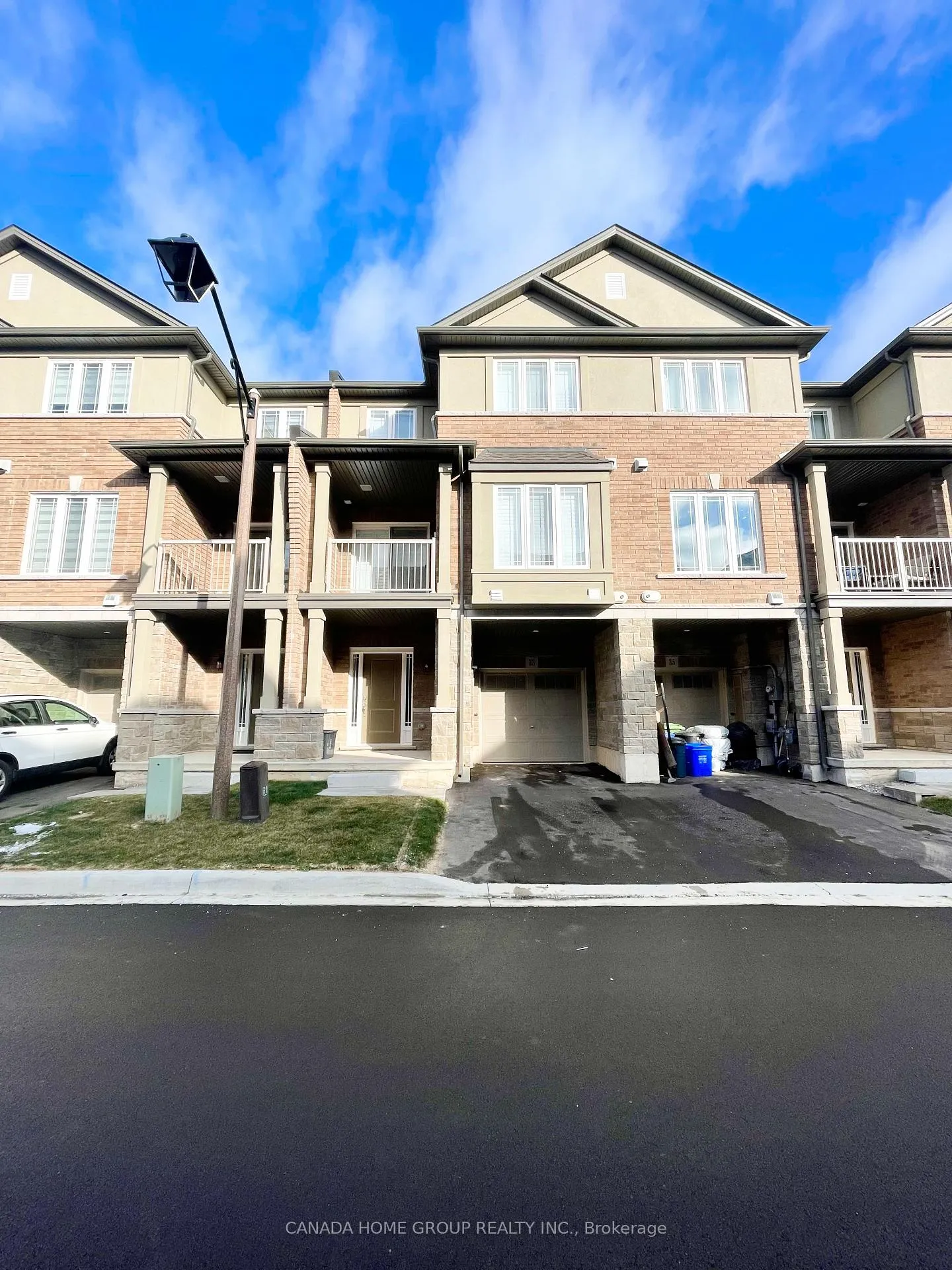Front of 33 Laguna Village Crescent