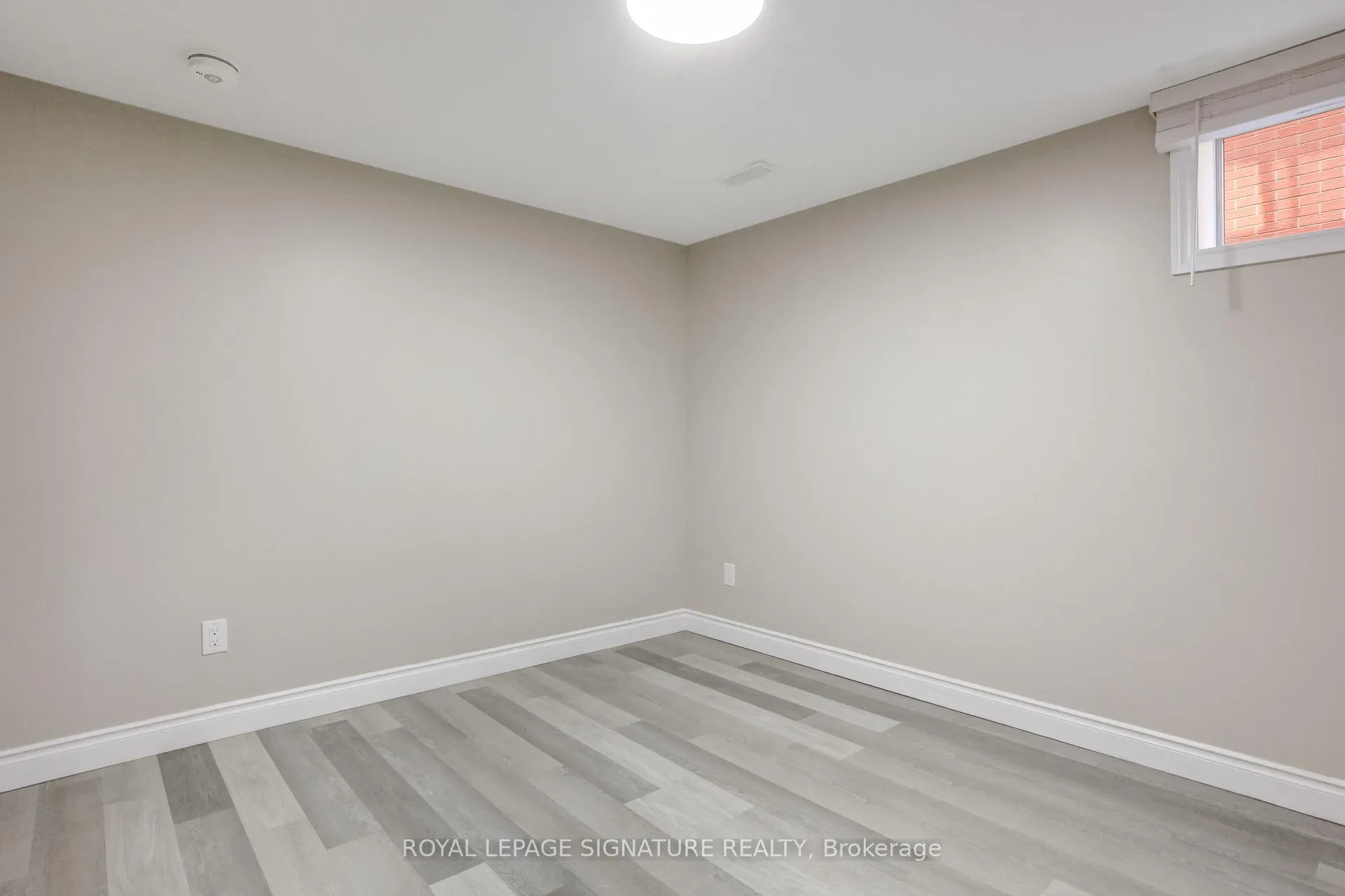 Photo 8 of Unit Lower, 1506 Queen's Boulevard, Kitchener — HOMEH