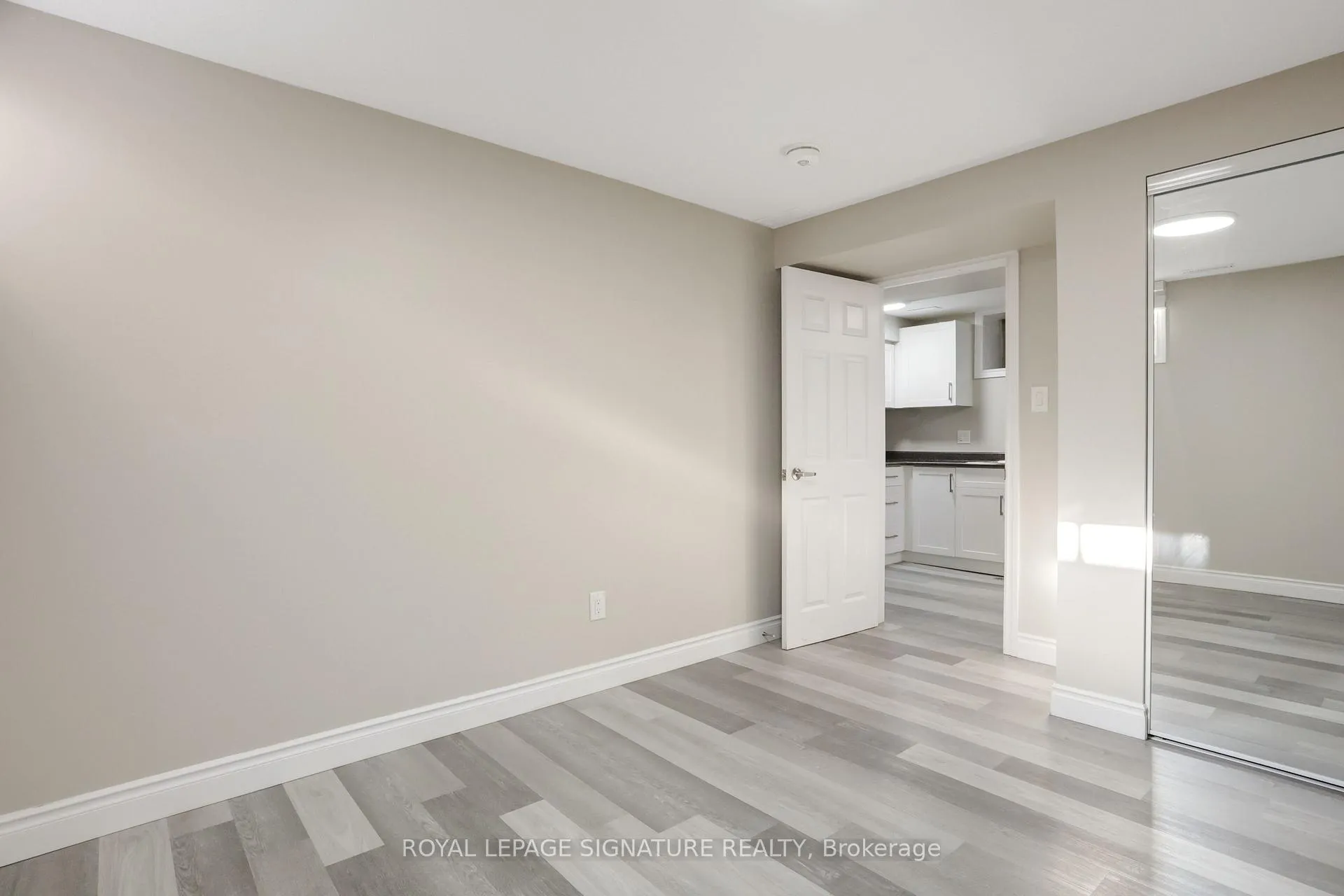 Photo 17 of Unit Lower, 1506 Queen's Boulevard, Kitchener — HOMEH