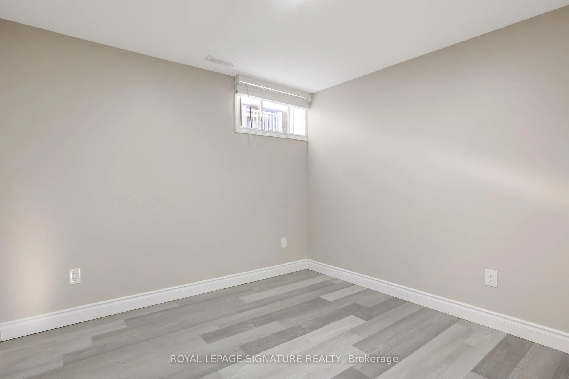 Photo 18 of Unit Lower, 1506 Queen's Boulevard, Kitchener — HOMEH