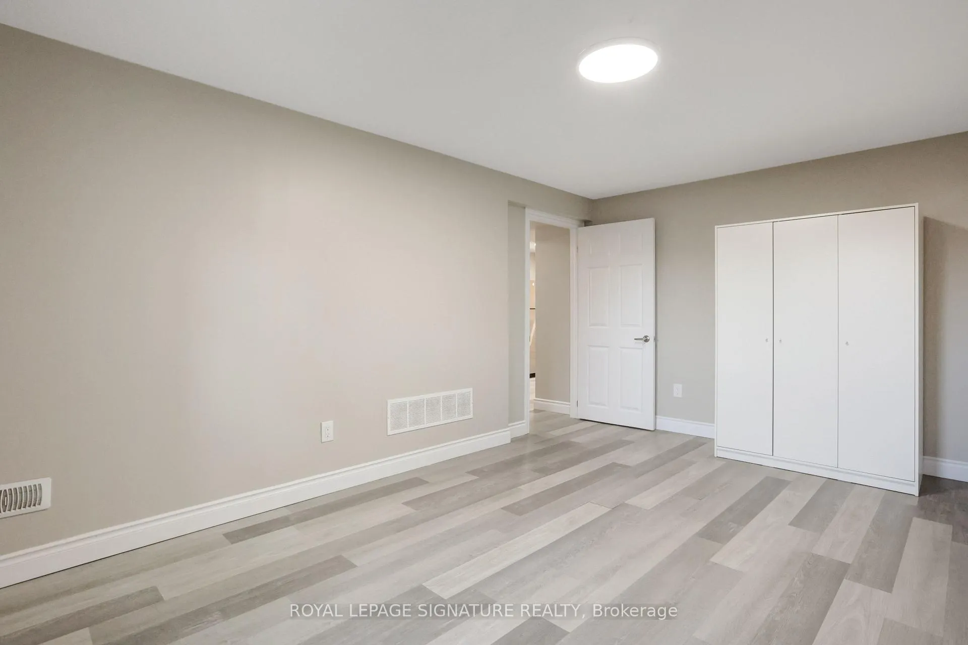 Photo 24 of Unit Lower, 1506 Queen's Boulevard, Kitchener — HOMEH