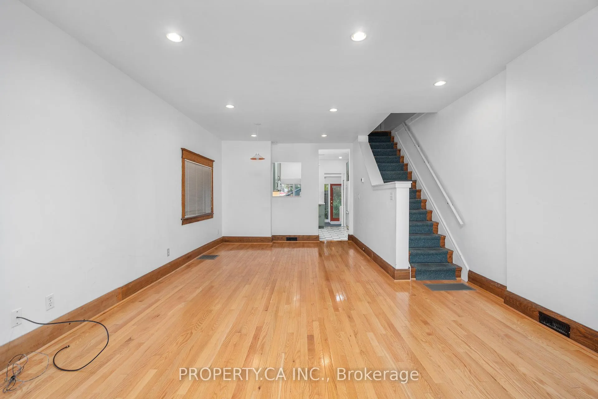 Photo 5 of 128 Stephenson Avenue, Toronto, East End-Danforth — HOMEH