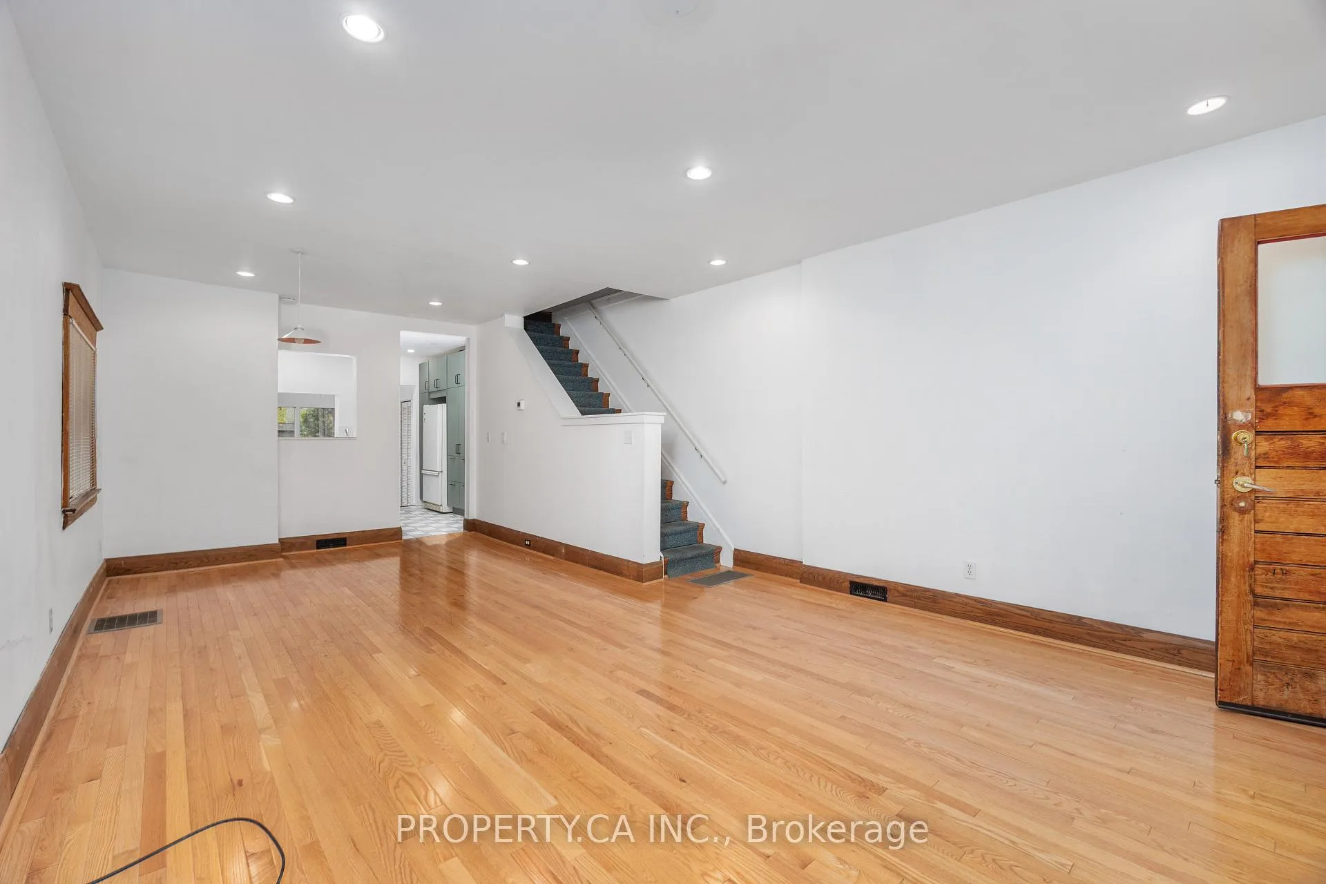 Photo 6 of 128 Stephenson Avenue, Toronto, East End-Danforth — HOMEH