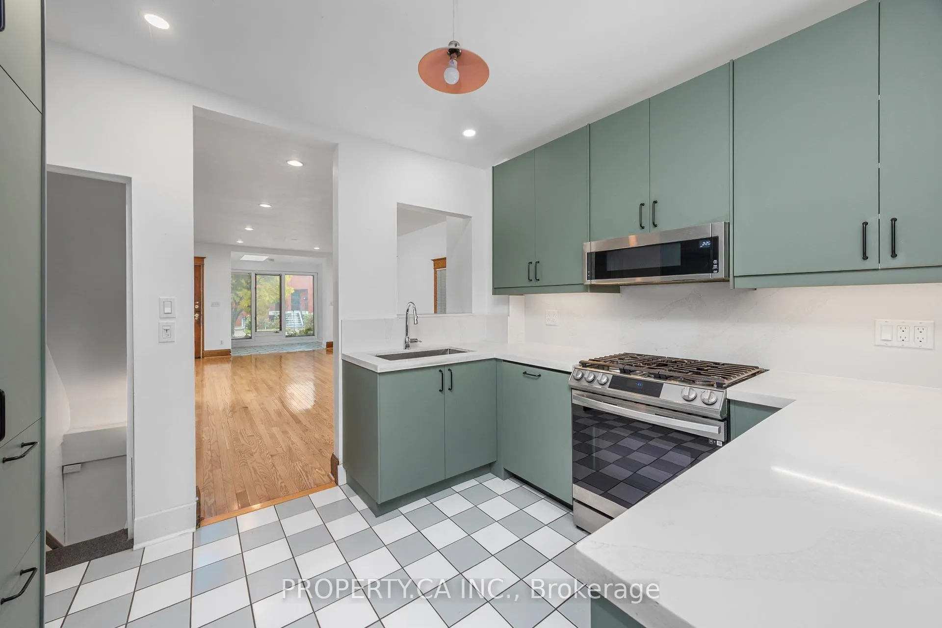Photo 8 of 128 Stephenson Avenue, Toronto, East End-Danforth — HOMEH