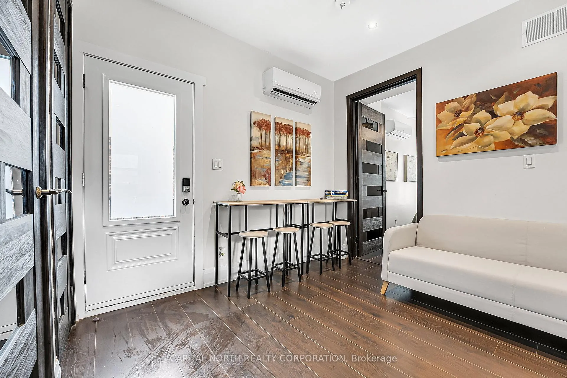 Photo 6 of Unit 2, 556 King Street E, Hamilton, Landsdale — HOMEH