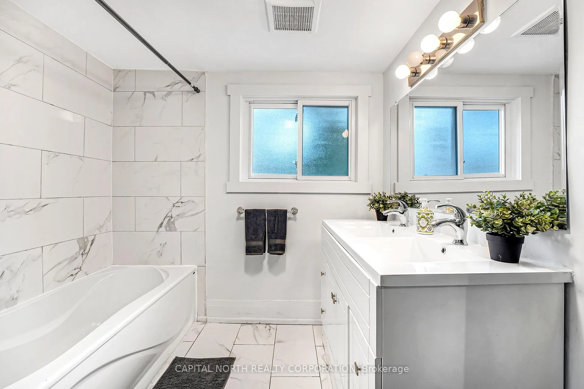 Photo 18 of Unit 2, 556 King Street E, Hamilton, Landsdale — HOMEH