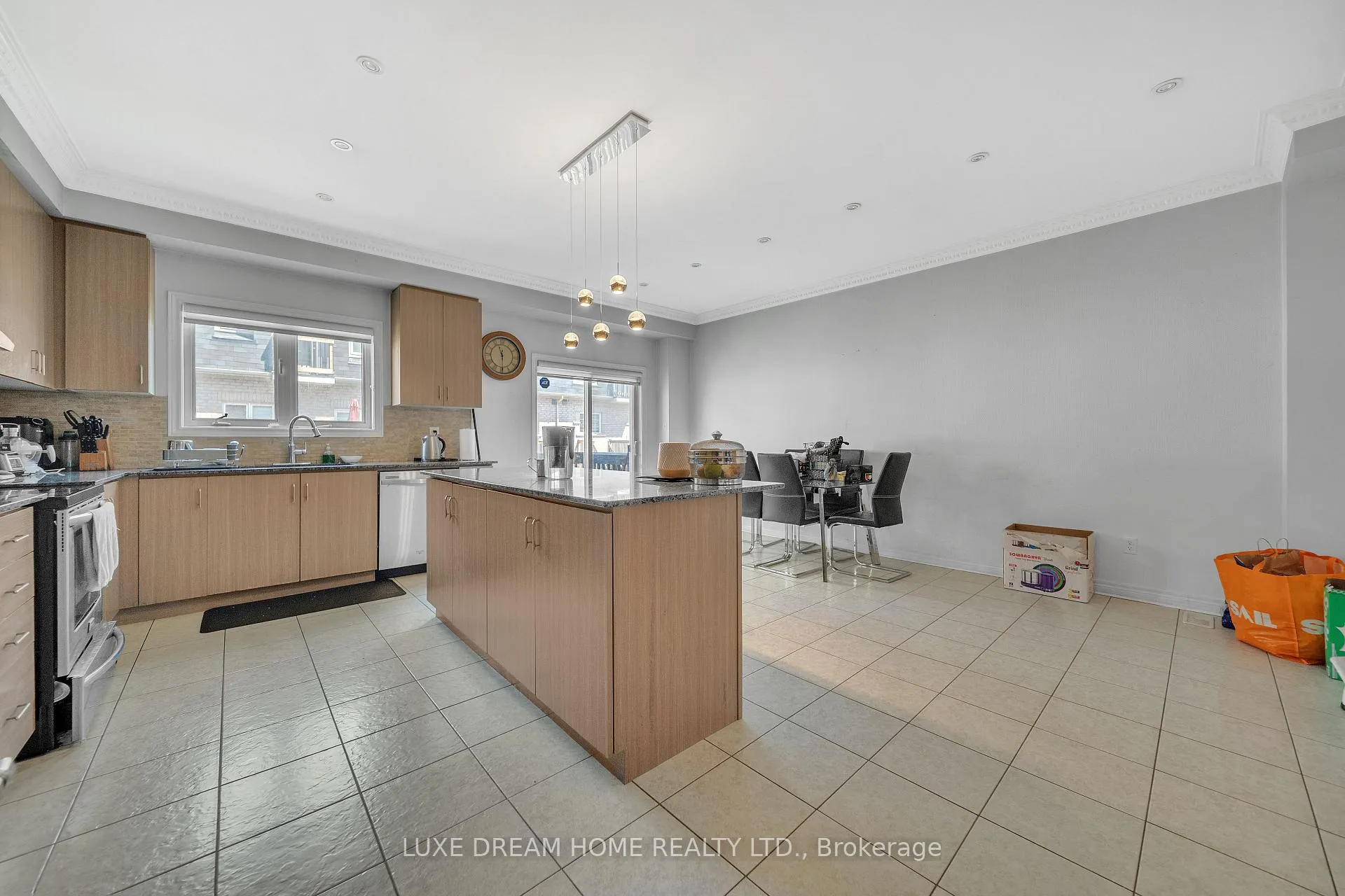 Photo 15 of 1506 Dusty Drive, Pickering, Duffin Heights — HOMEH