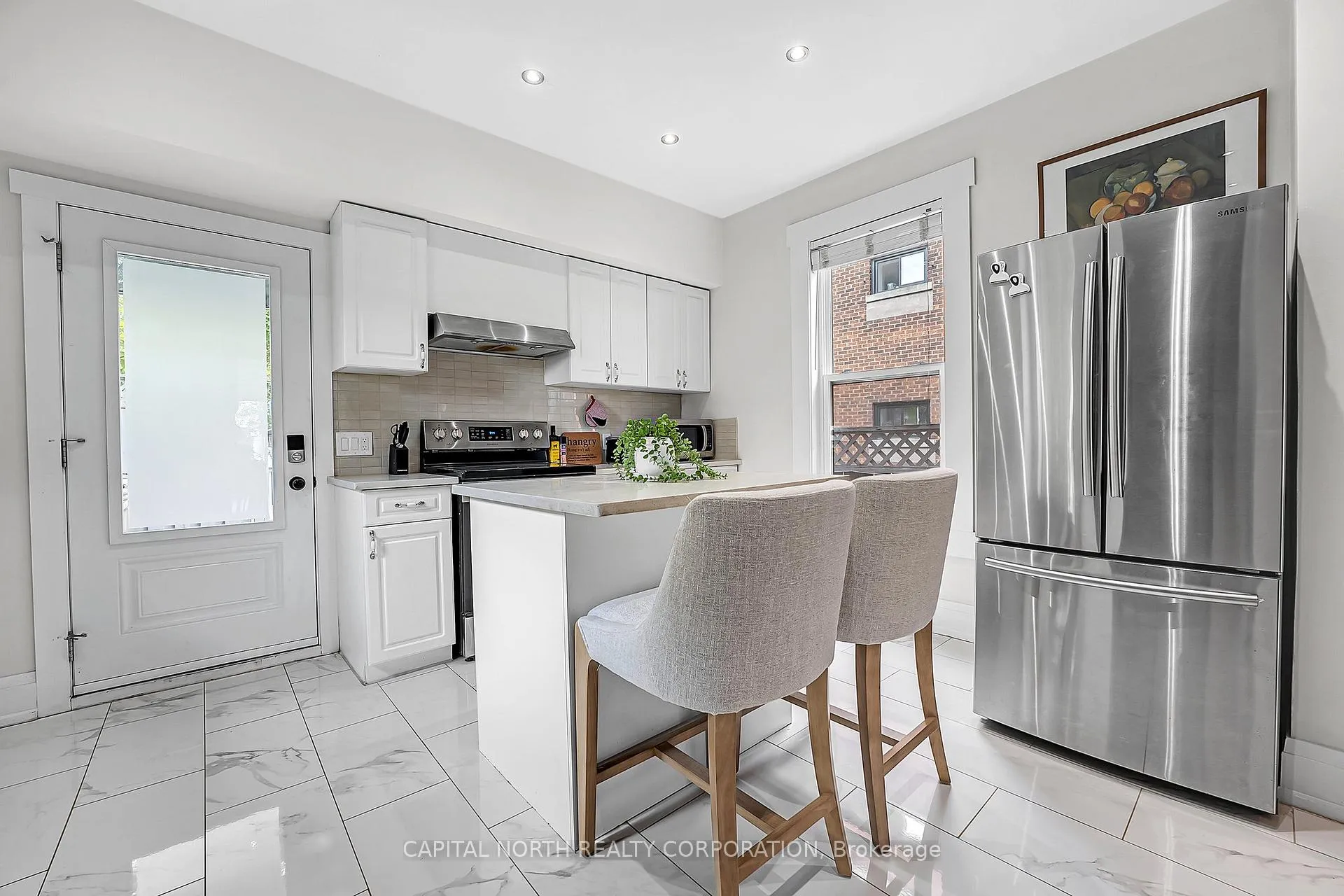 Photo 8 of Unit 1, 556 King Street E, Hamilton, Landsdale — HOMEH