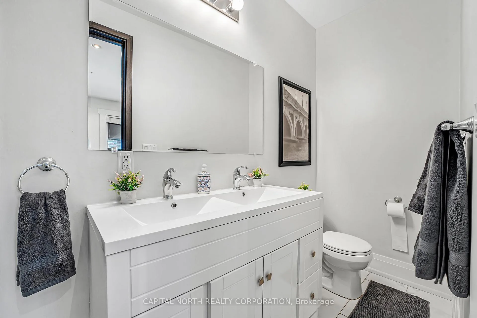Photo 24 of Unit 1, 556 King Street E, Hamilton, Landsdale — HOMEH