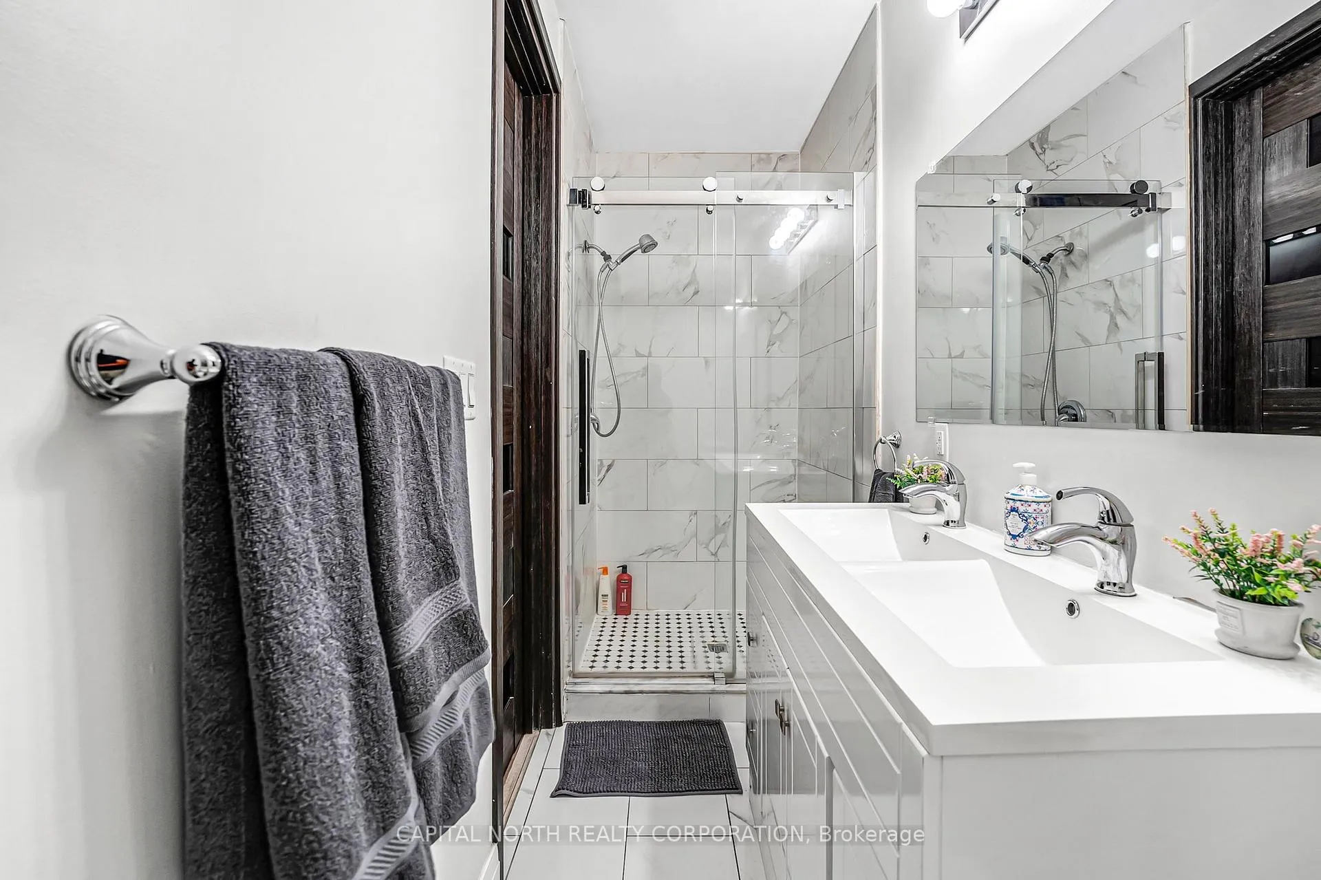Photo 25 of Unit 1, 556 King Street E, Hamilton, Landsdale — HOMEH
