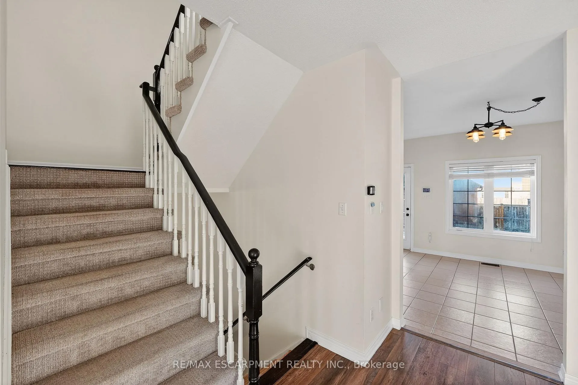 Photo 13 of 461 Highway No. 8, Hamilton, Stoney Creek — HOMEH