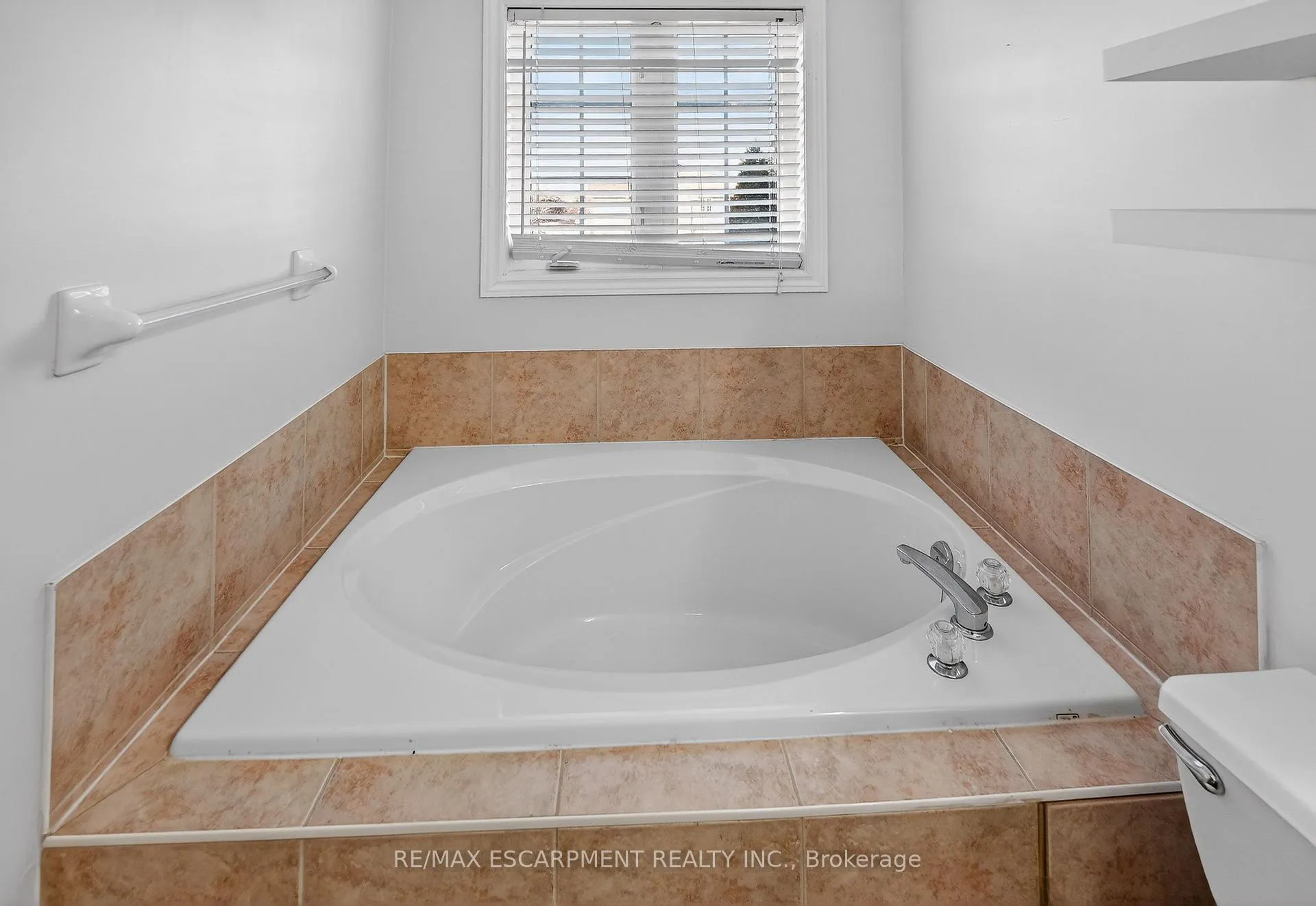 Photo 18 of 461 Highway No. 8, Hamilton, Stoney Creek — HOMEH
