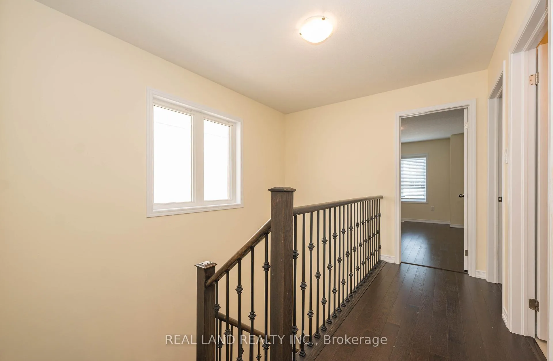 Photo 34 of 7782 Hackberry Trail, Niagara Falls, Brown — HOMEH