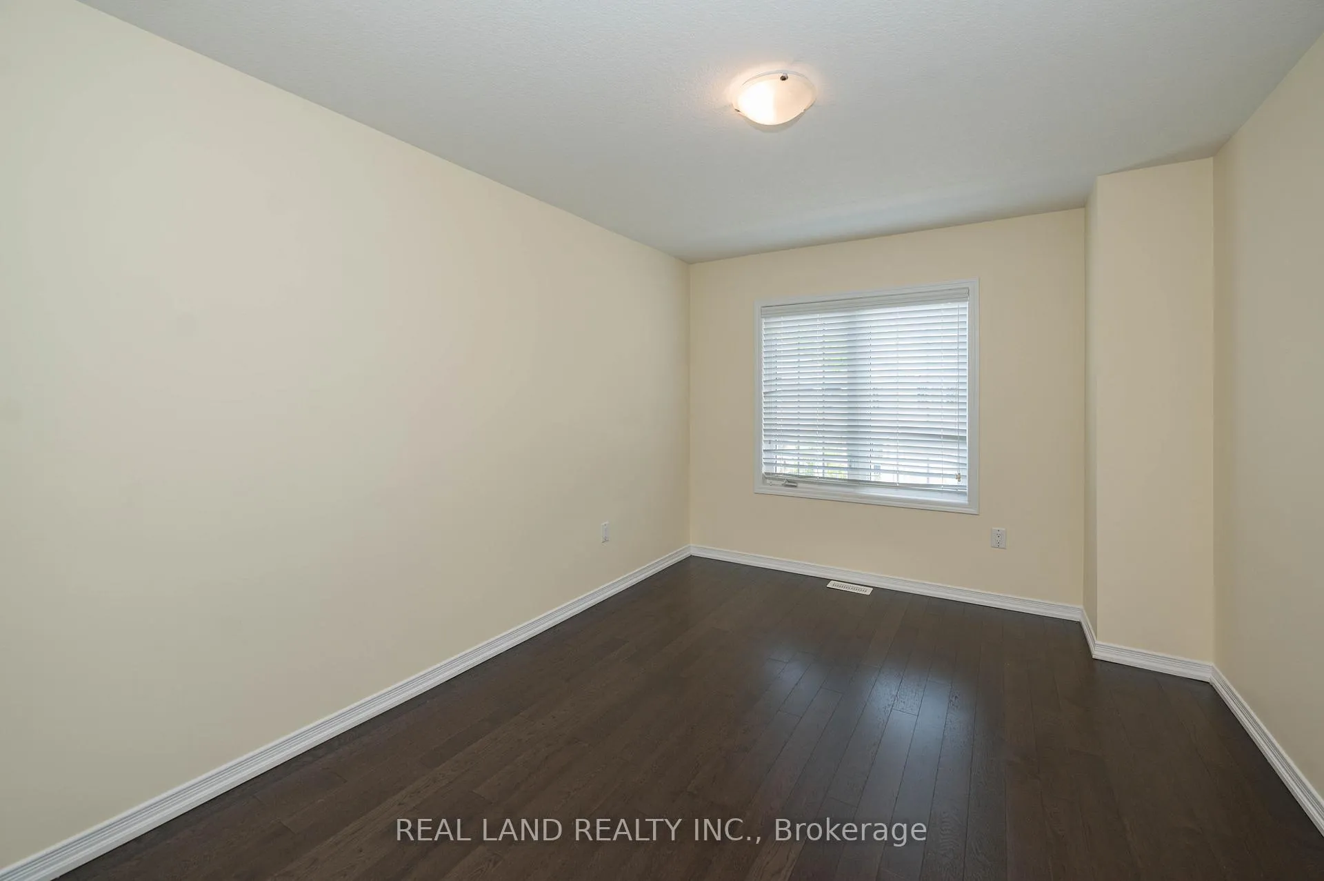 Photo 41 of 7782 Hackberry Trail, Niagara Falls, Brown — HOMEH